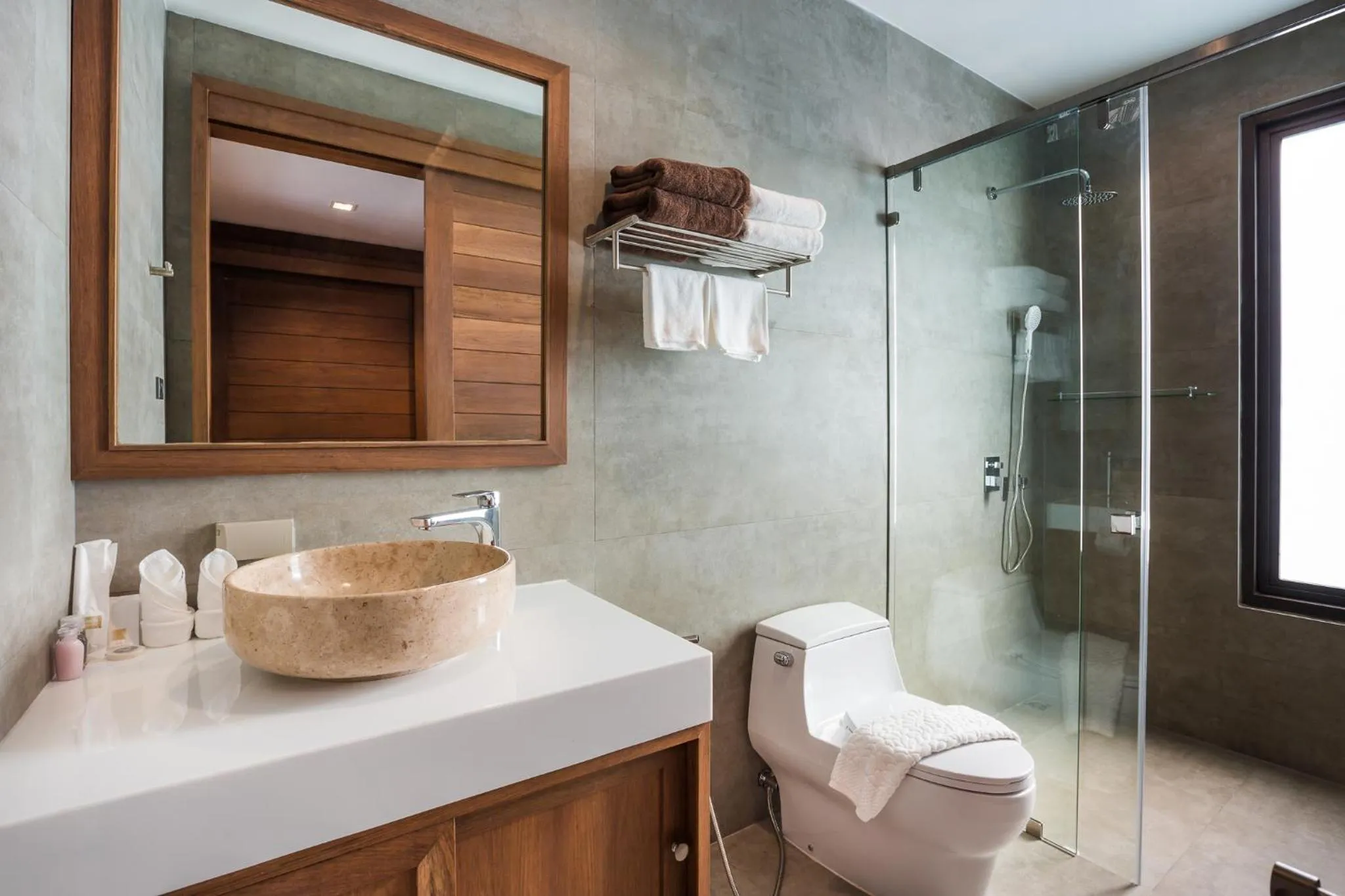 Shower in Villa Palavee (B1)