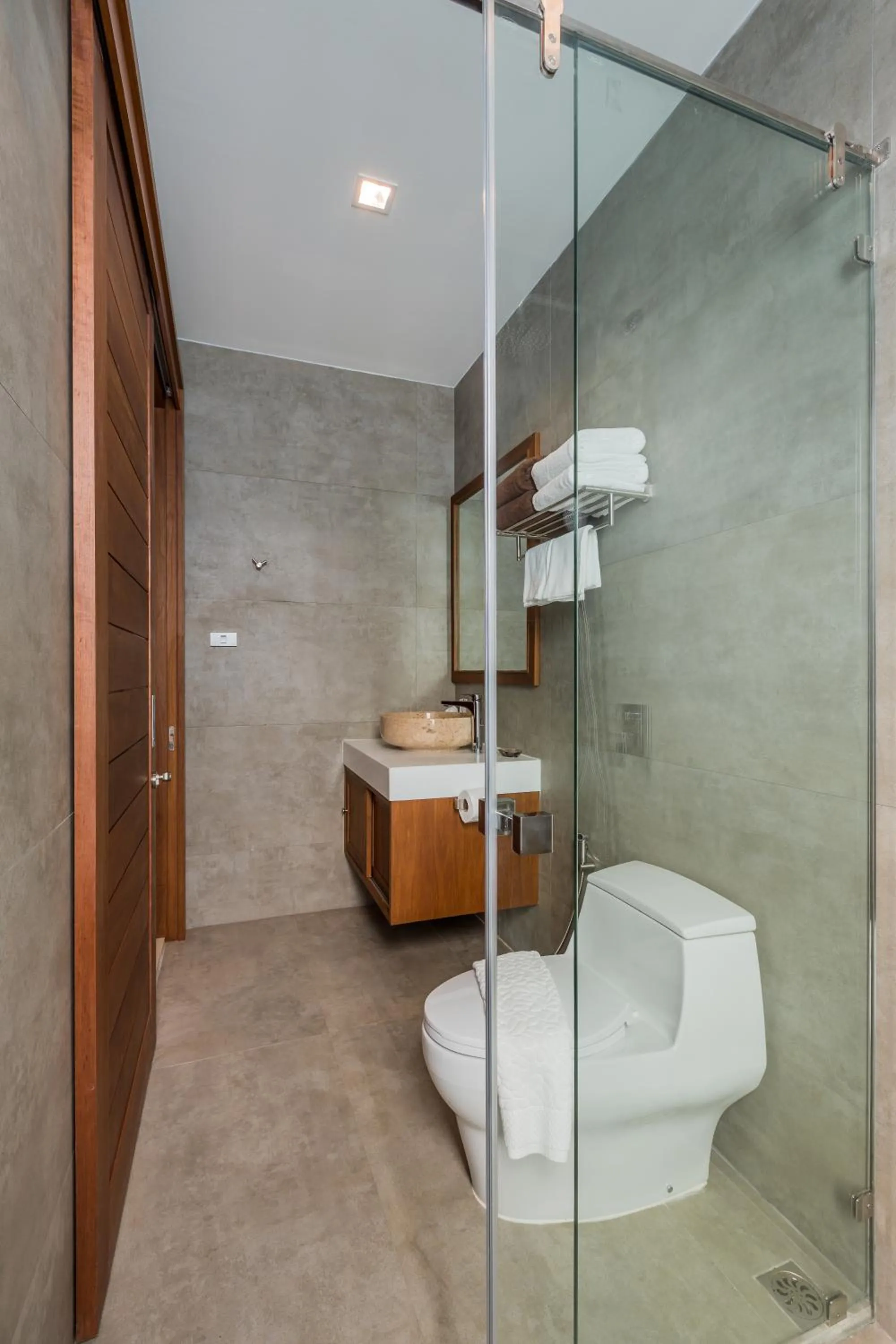 Shower in Villa Palavee (B1)