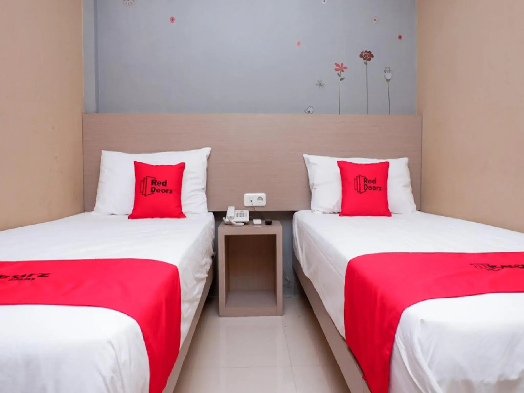 Bedroom, Bed in RedDoorz near Java Supermall Semarang Bedroom, Bed in RedDoorz near Java Supermall Semarang