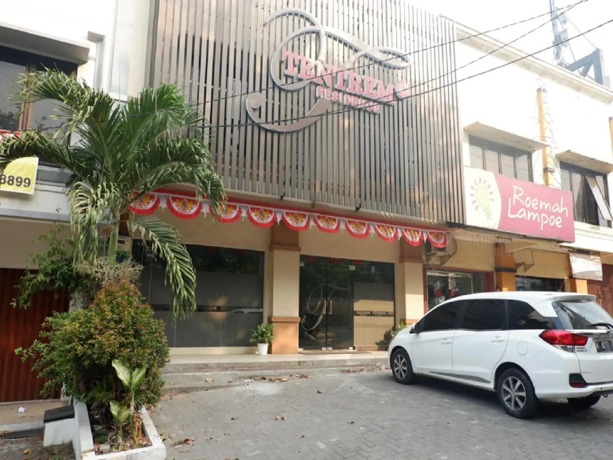 Property building in RedDoorz near Java Supermall Semarang Property building in RedDoorz near Java Supermall Semarang