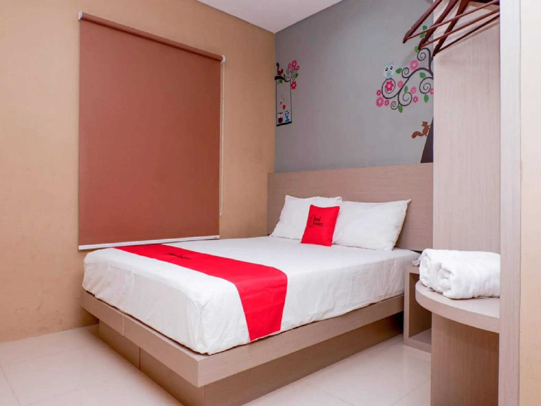 Bedroom, Bed in RedDoorz near Java Supermall Semarang Bedroom, Bed in RedDoorz near Java Supermall Semarang