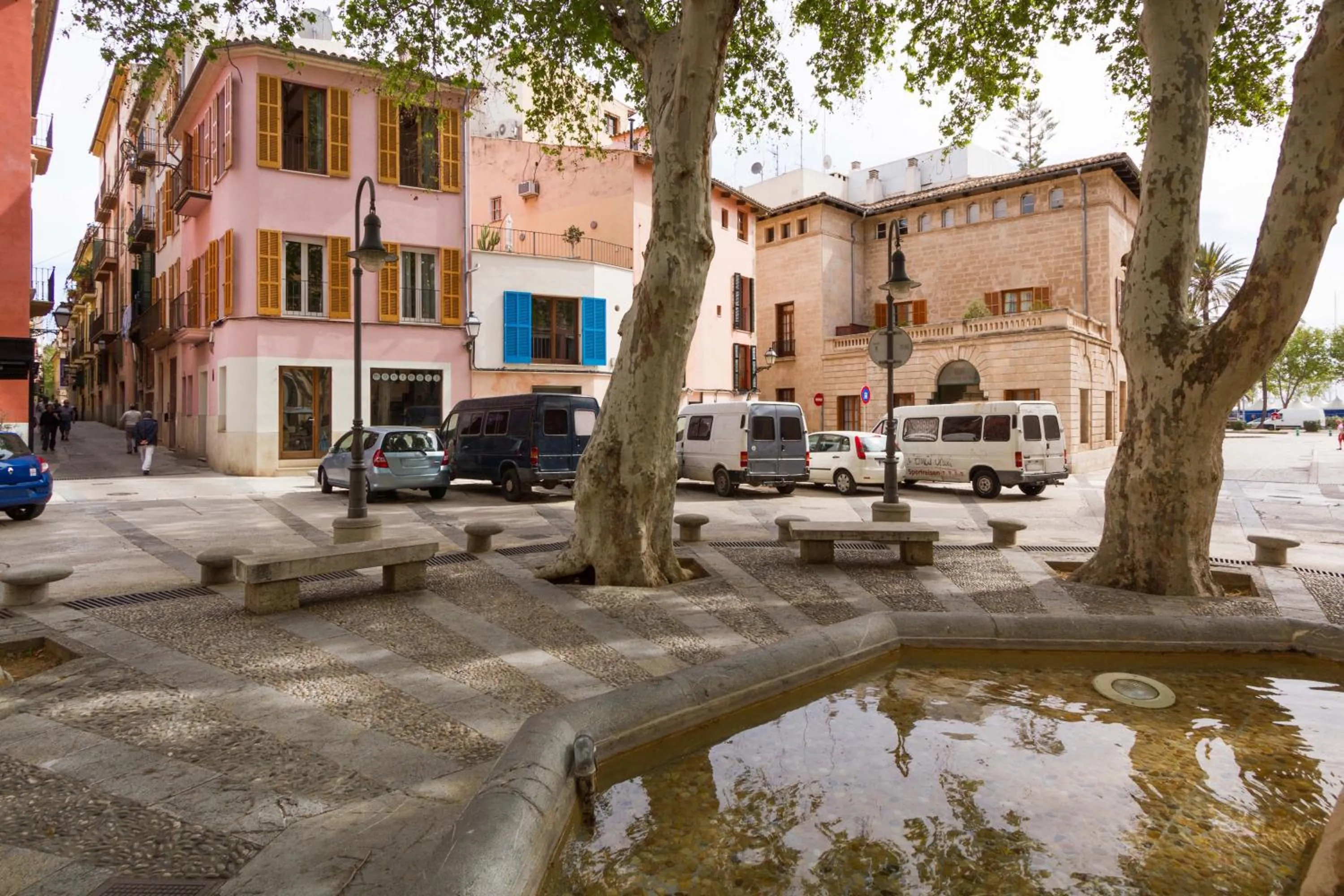Property building in Montmari - Turismo de Interior