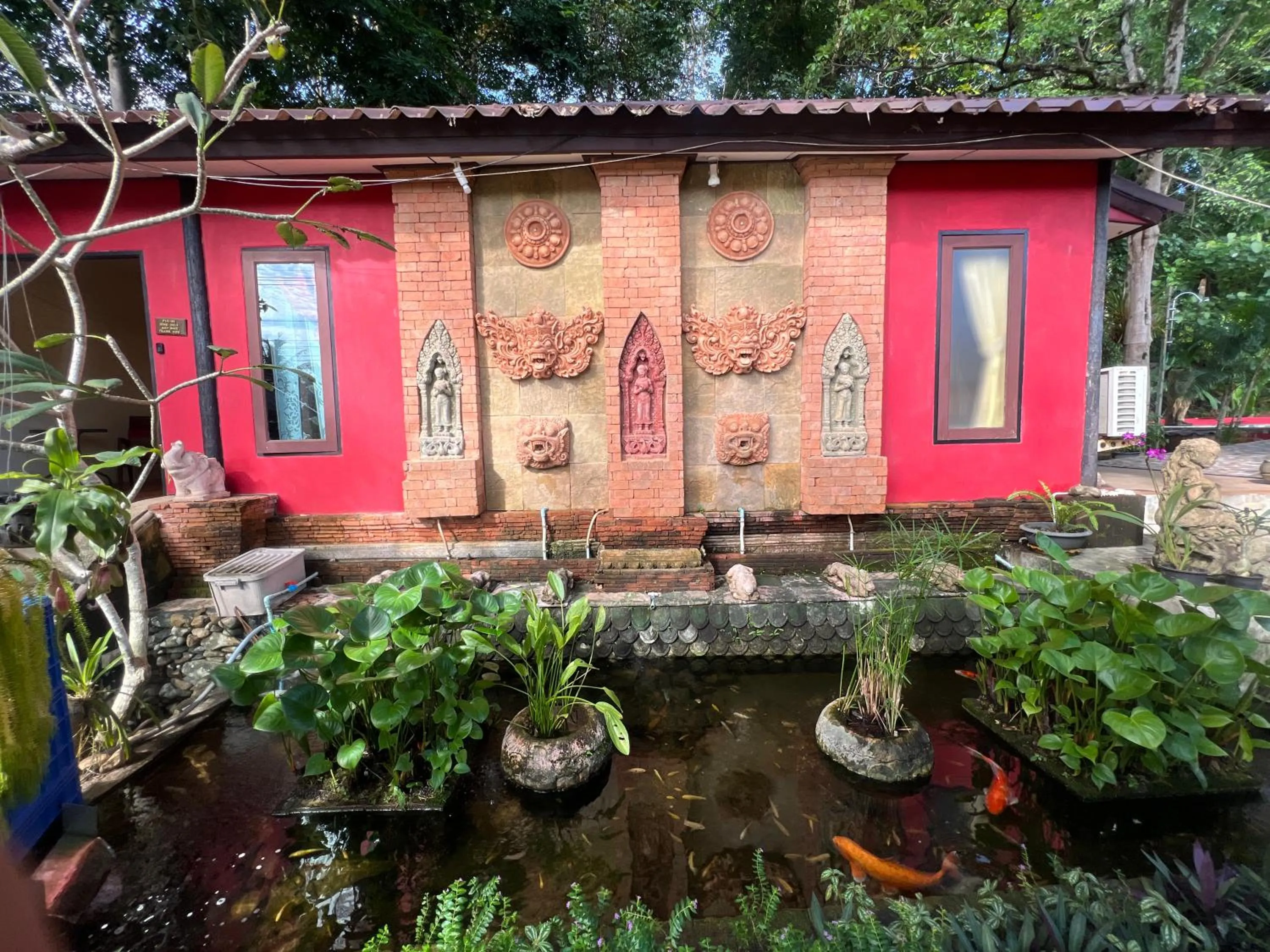 Property building in Baan Ton Rak Boutique Resort