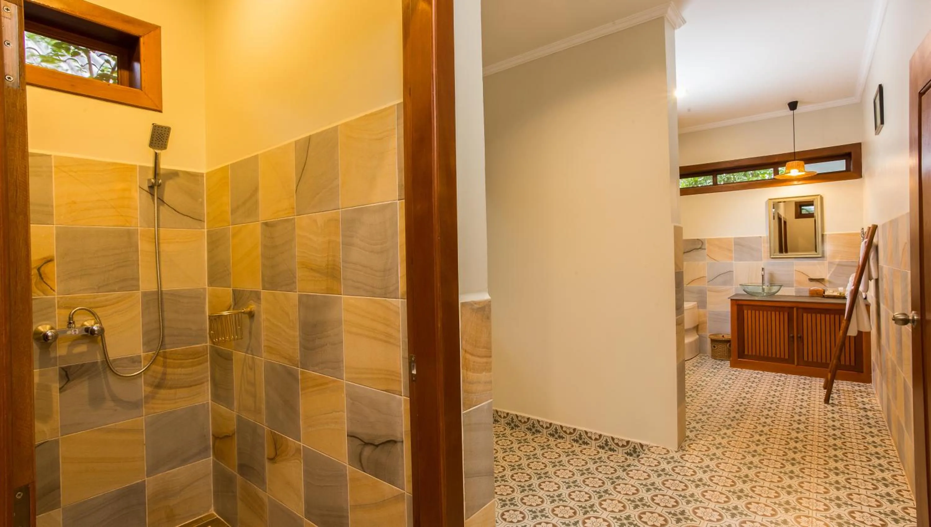 Shower in BB Angkor Green Resort