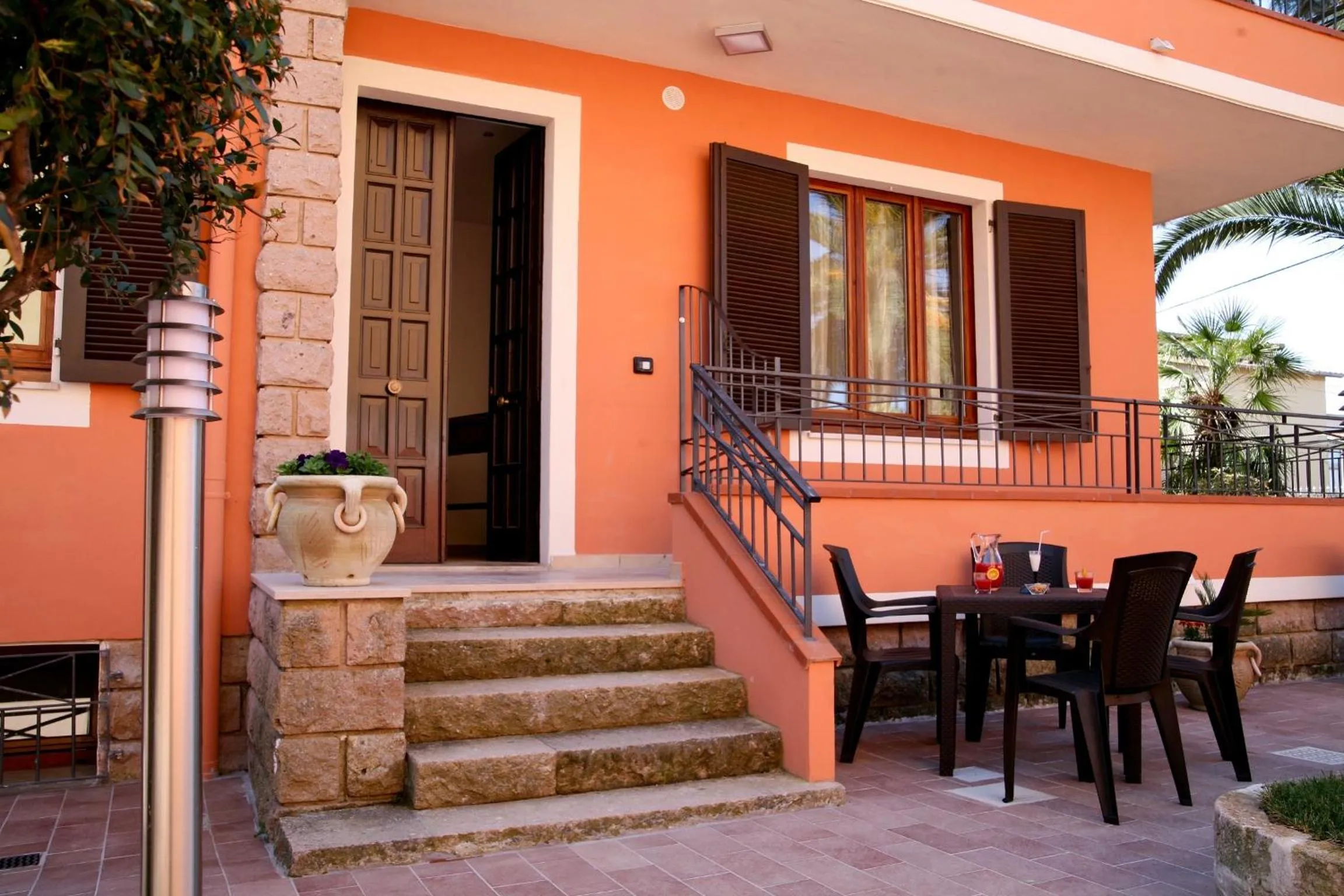 Facade/entrance in Villa Marogna