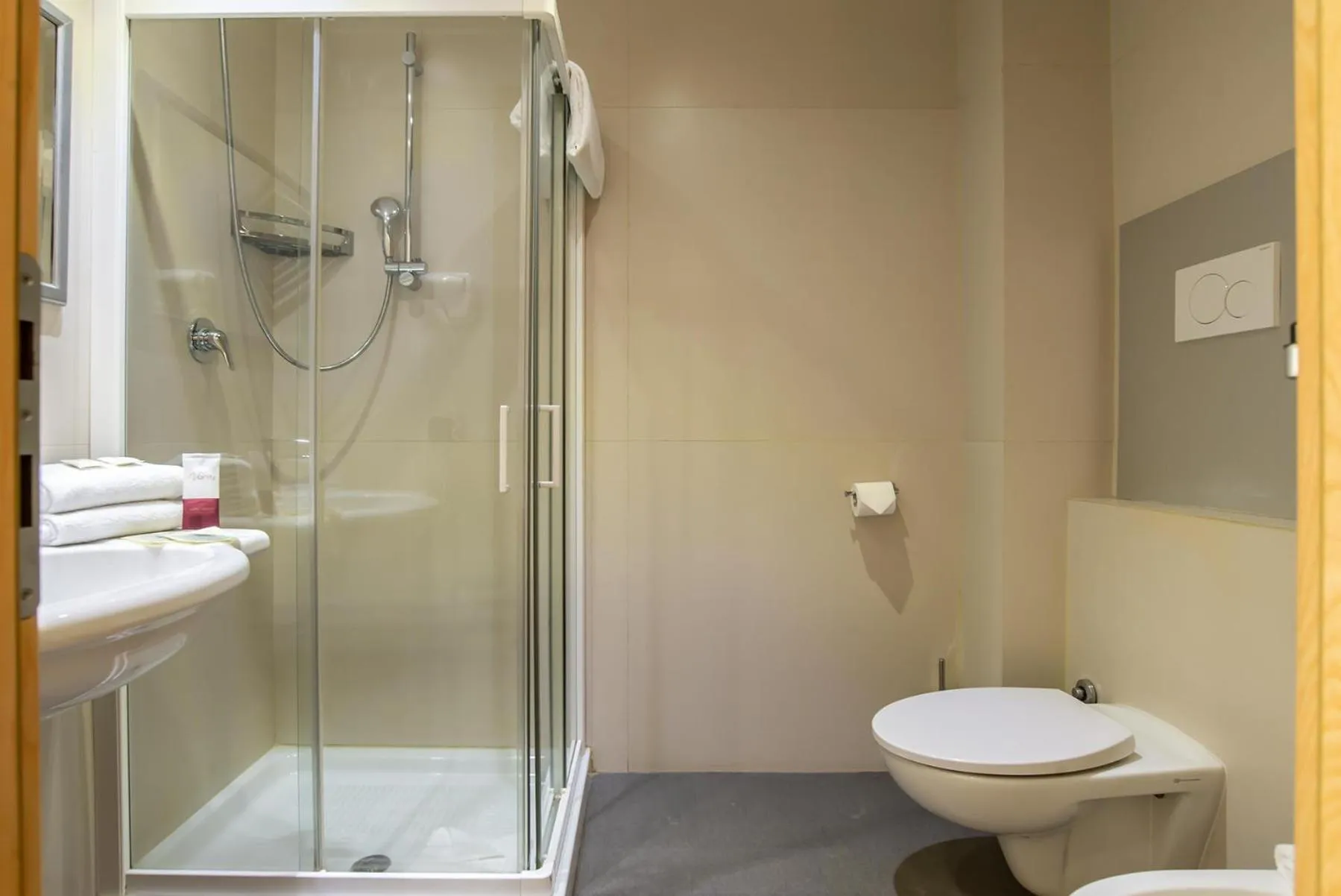 Bathroom in Hotel Roma Sud