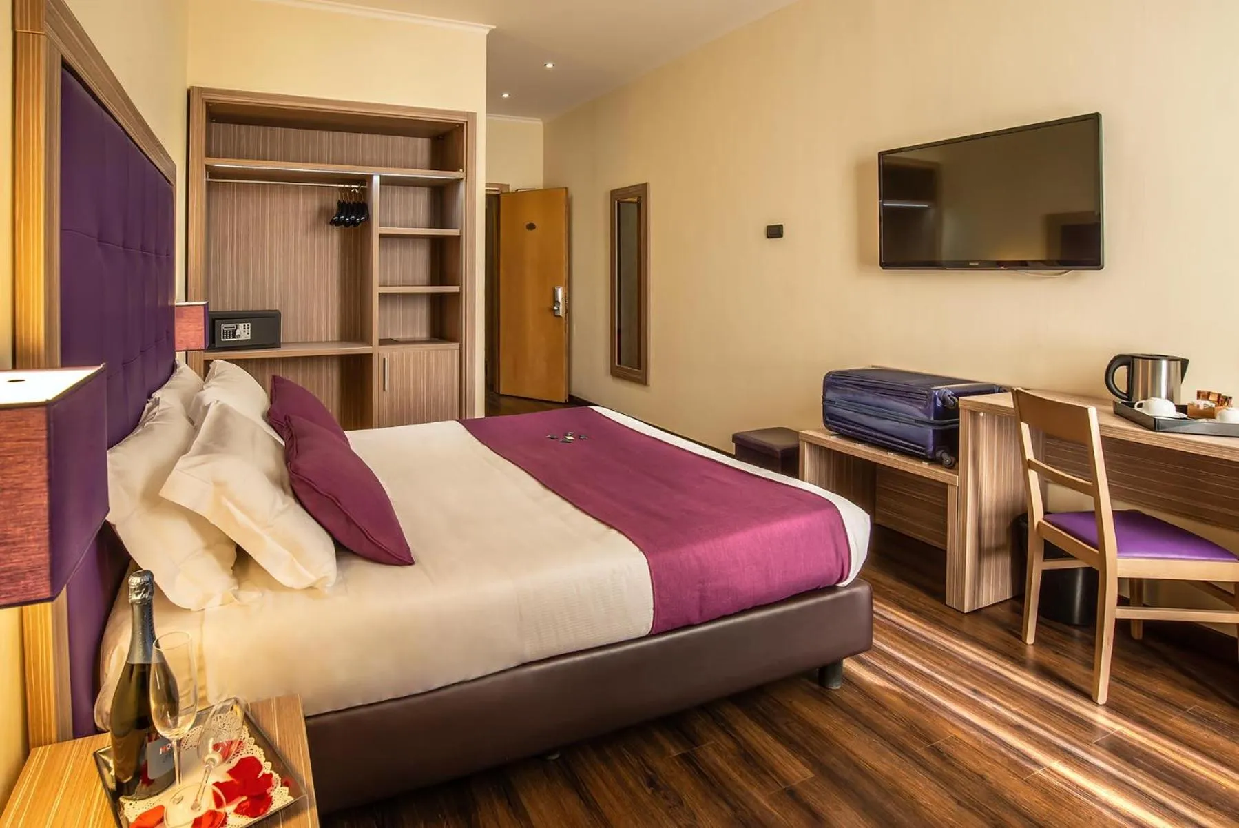 Bedroom, Bed in Hotel Roma Sud