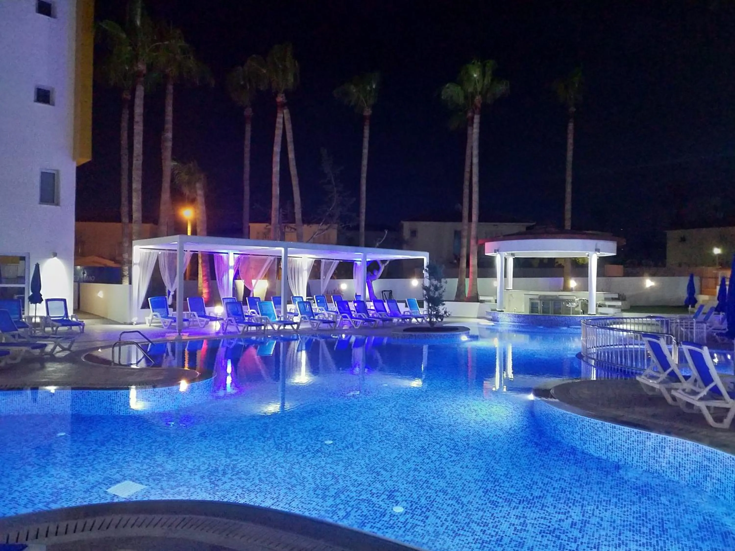 Seating area in Captain Pier Hotel