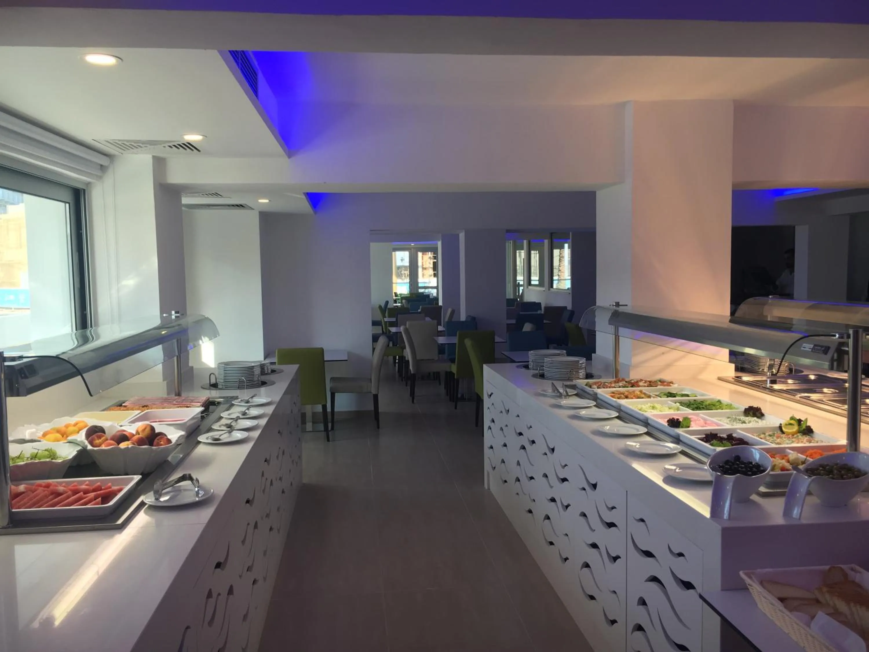 Restaurant/places to eat in Captain Pier Hotel