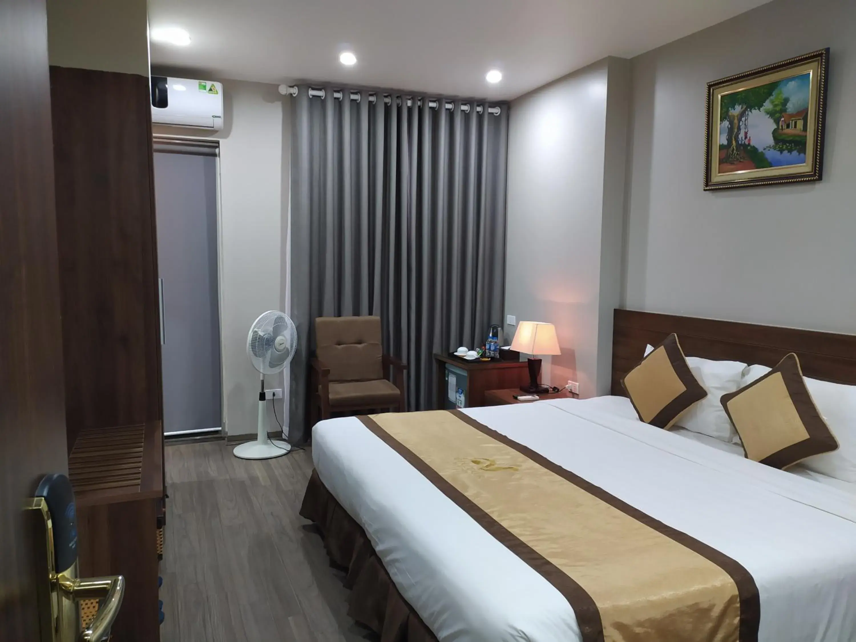 Bed in Victor Hanoi Hotel Bed in Victor Hanoi Hotel