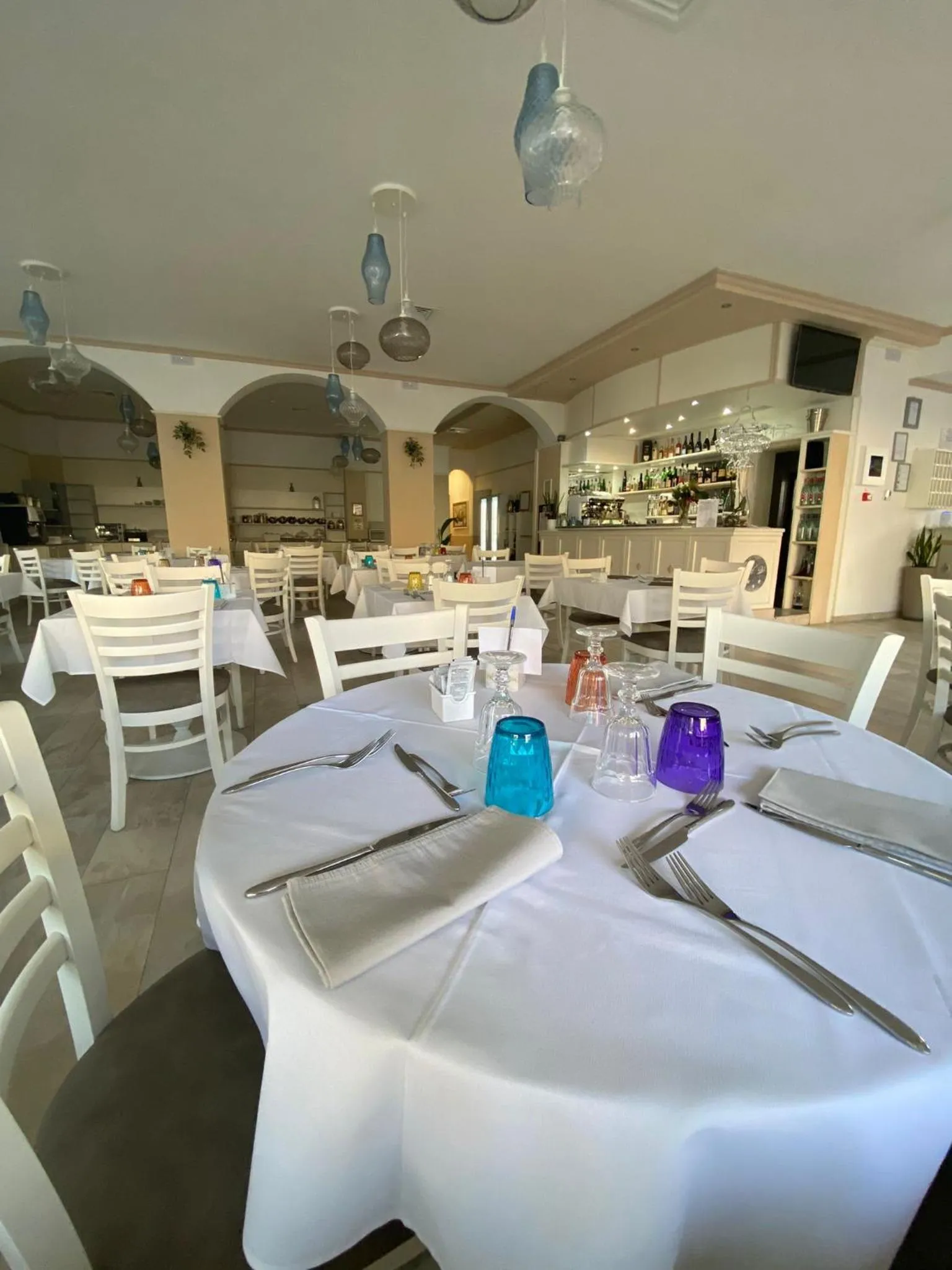 Restaurant/places to eat in Hotel Virginia