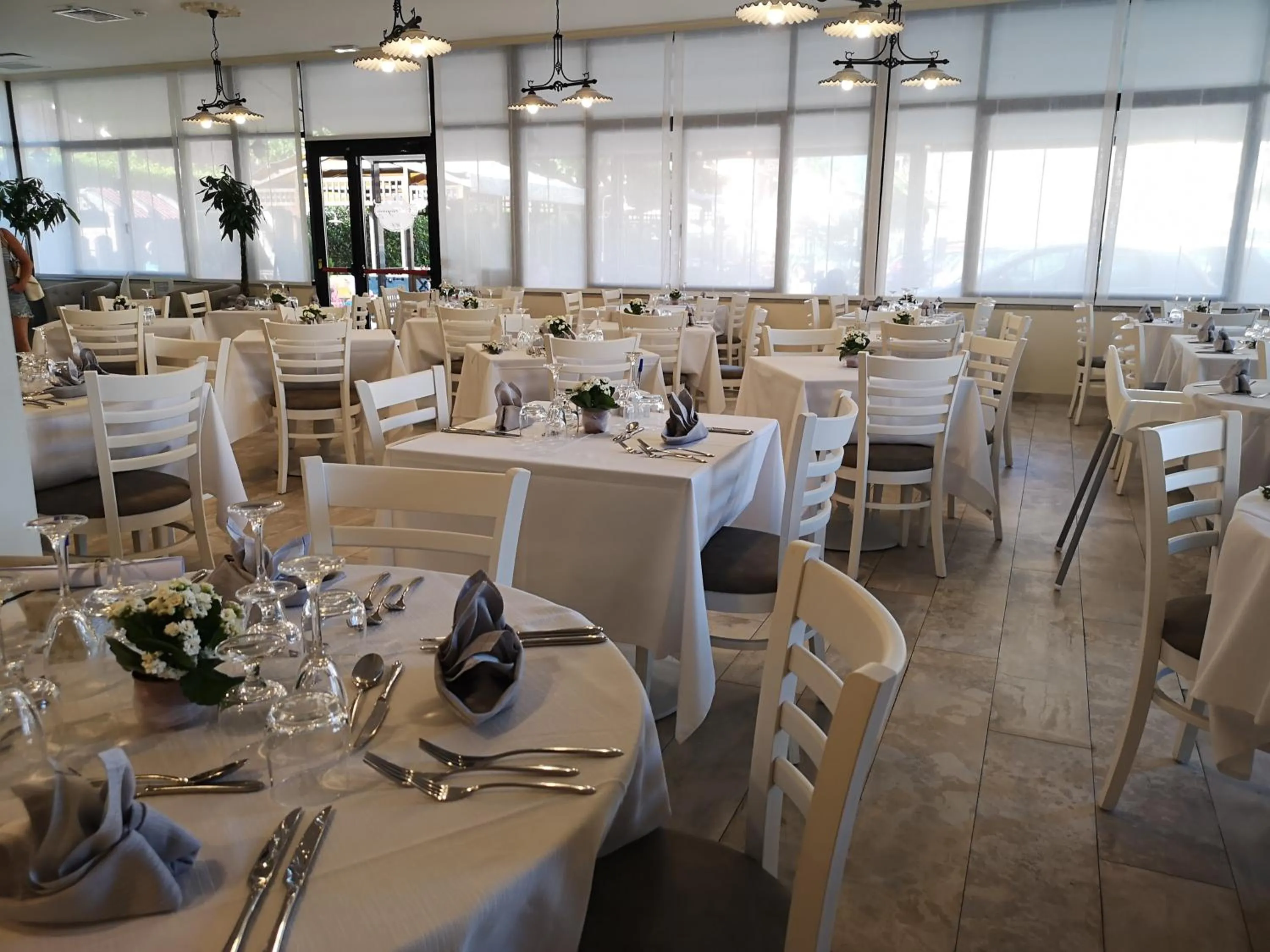 Restaurant/places to eat in Hotel Virginia