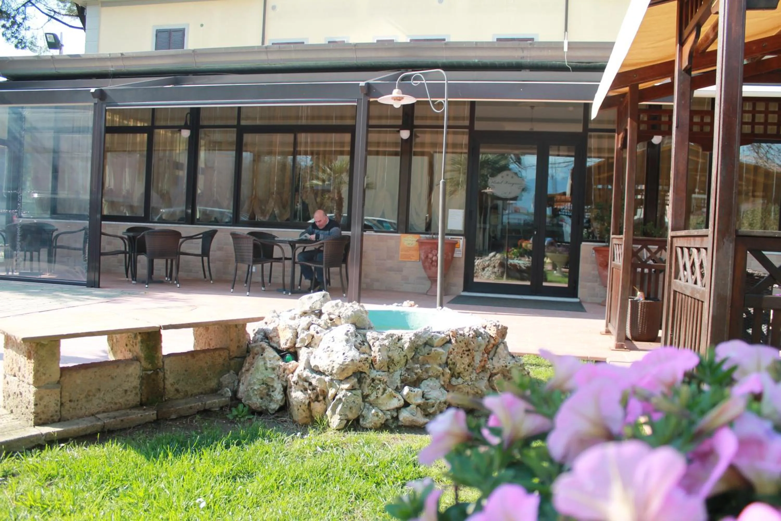 Day in Hotel Virginia