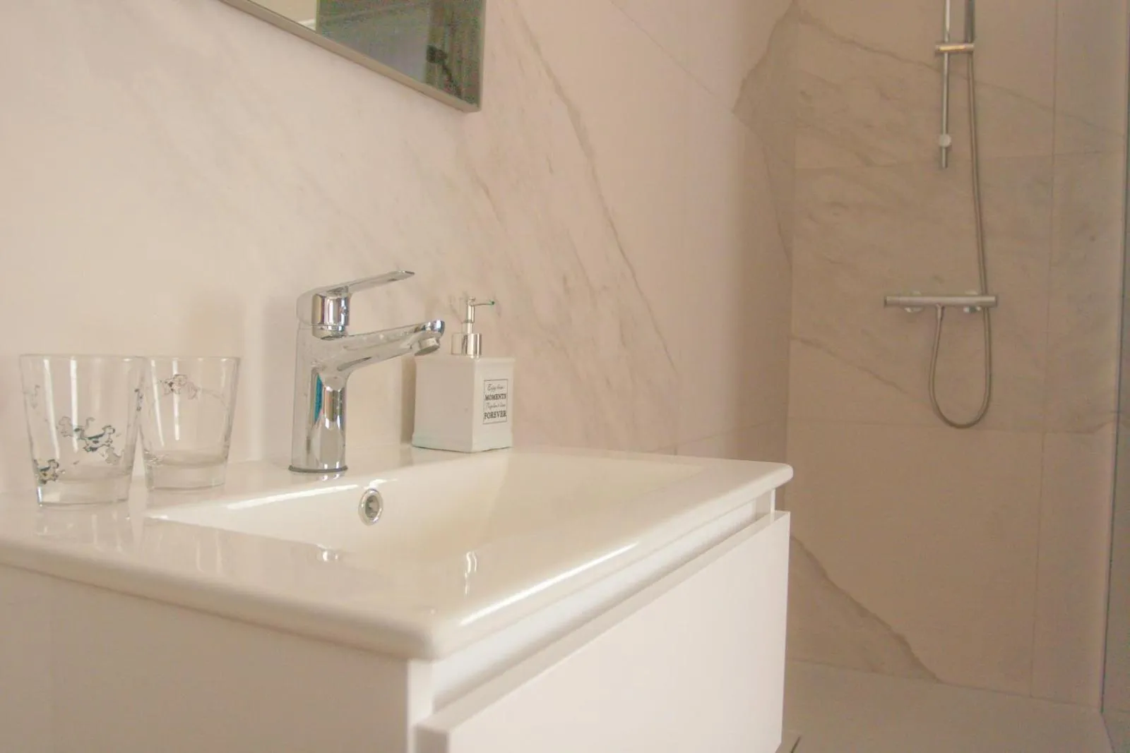 Bathroom in B&B Goudsbloempje