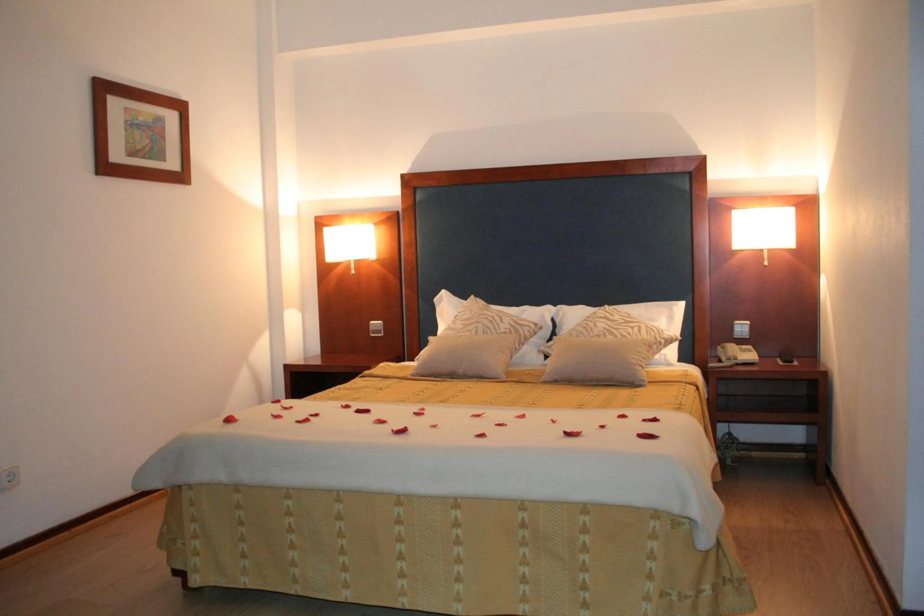 Photo of the whole room, Bed in Hotel Samasa Fundao