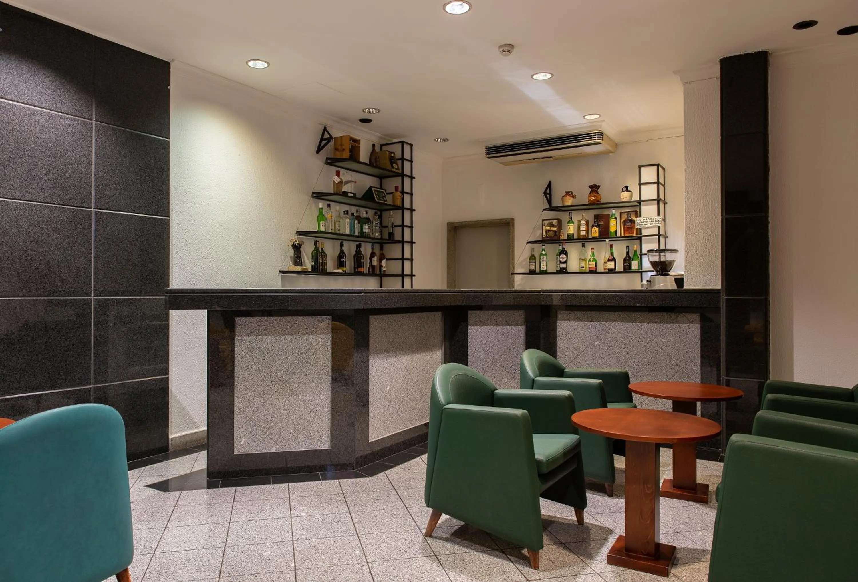 Lounge or bar in Hotel Samasa Fundao