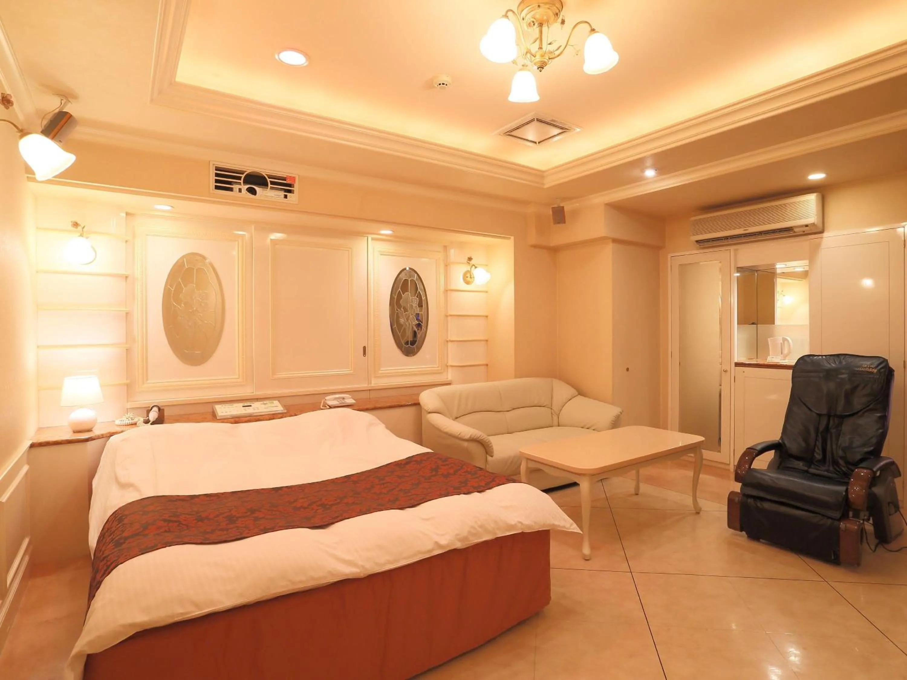 Photo of the whole room, Bed in Hotel Fine Garden Kuwana