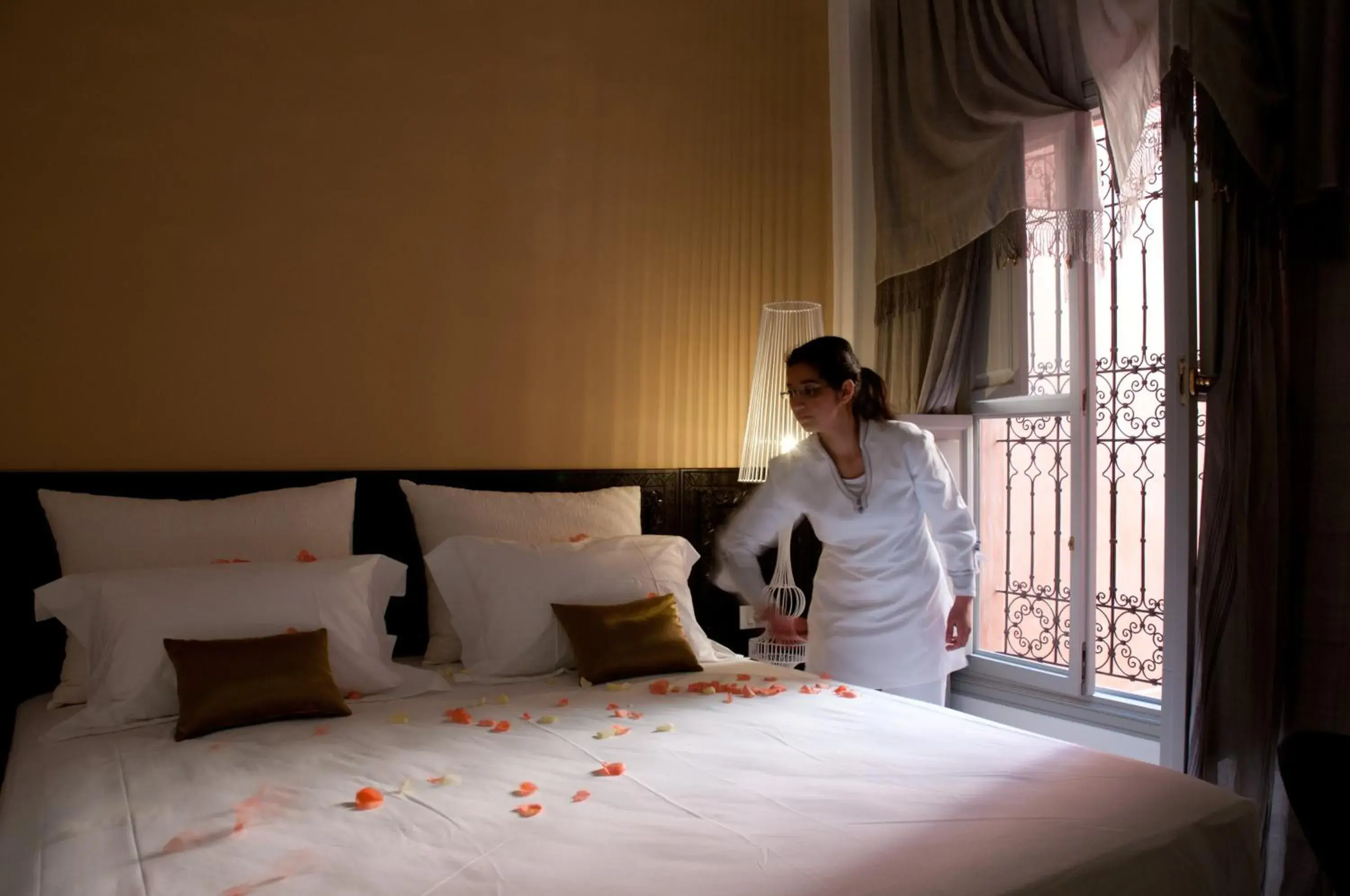 Staff, Bed in Riad Nashira & Spa Staff, Bed in Riad Nashira & Spa