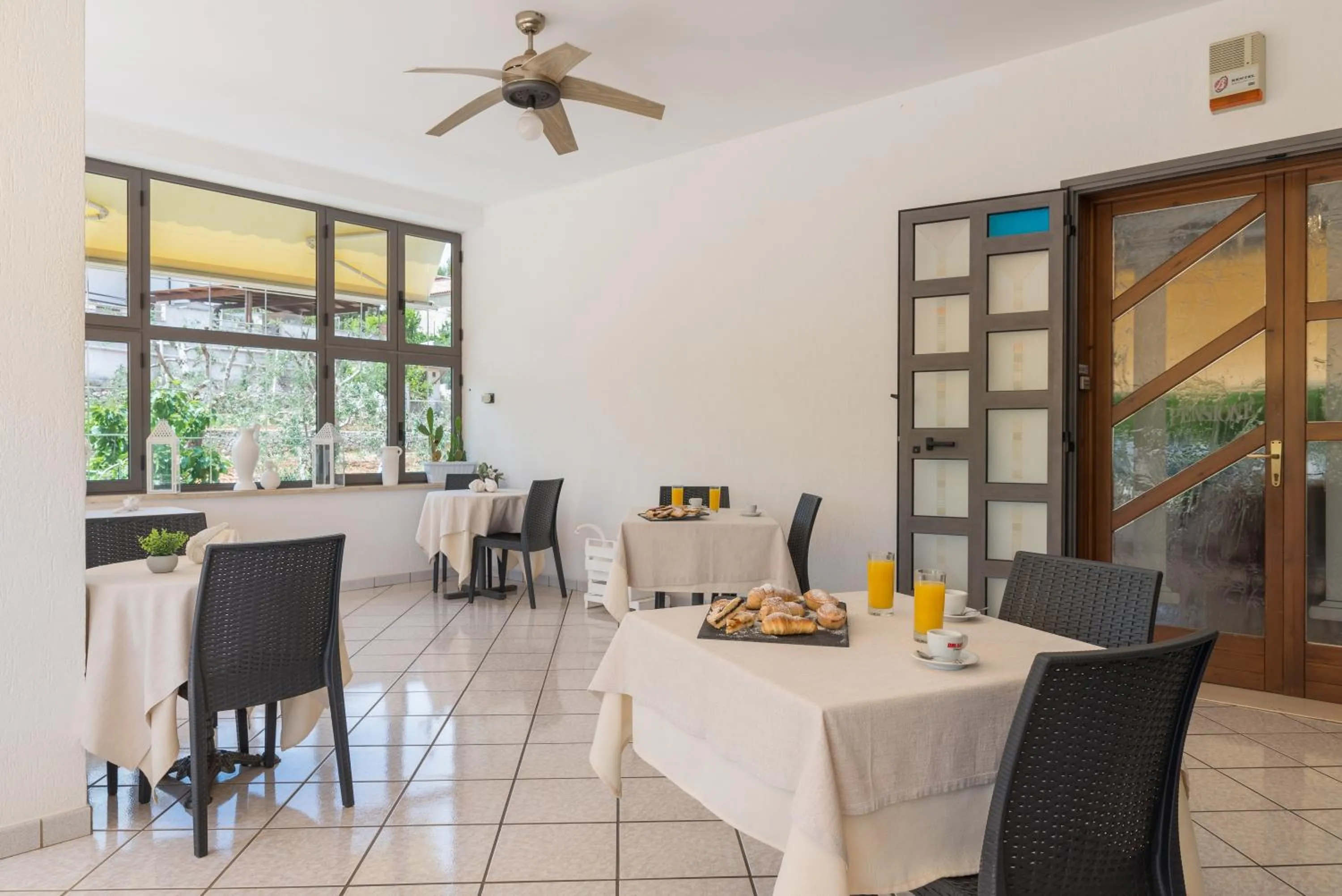 Restaurant/Places to Eat in Piccolo Hotel Villa Rosa