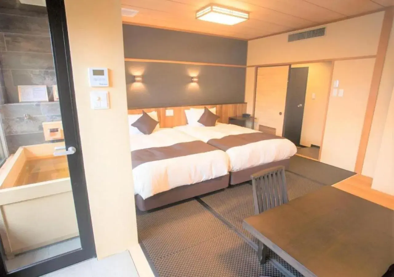 Photo of the whole room, Bed in LiVEMAX RESORT Hakone Ashinoko Photo of the whole room, Bed in LiVEMAX RESORT Hakone Ashinoko