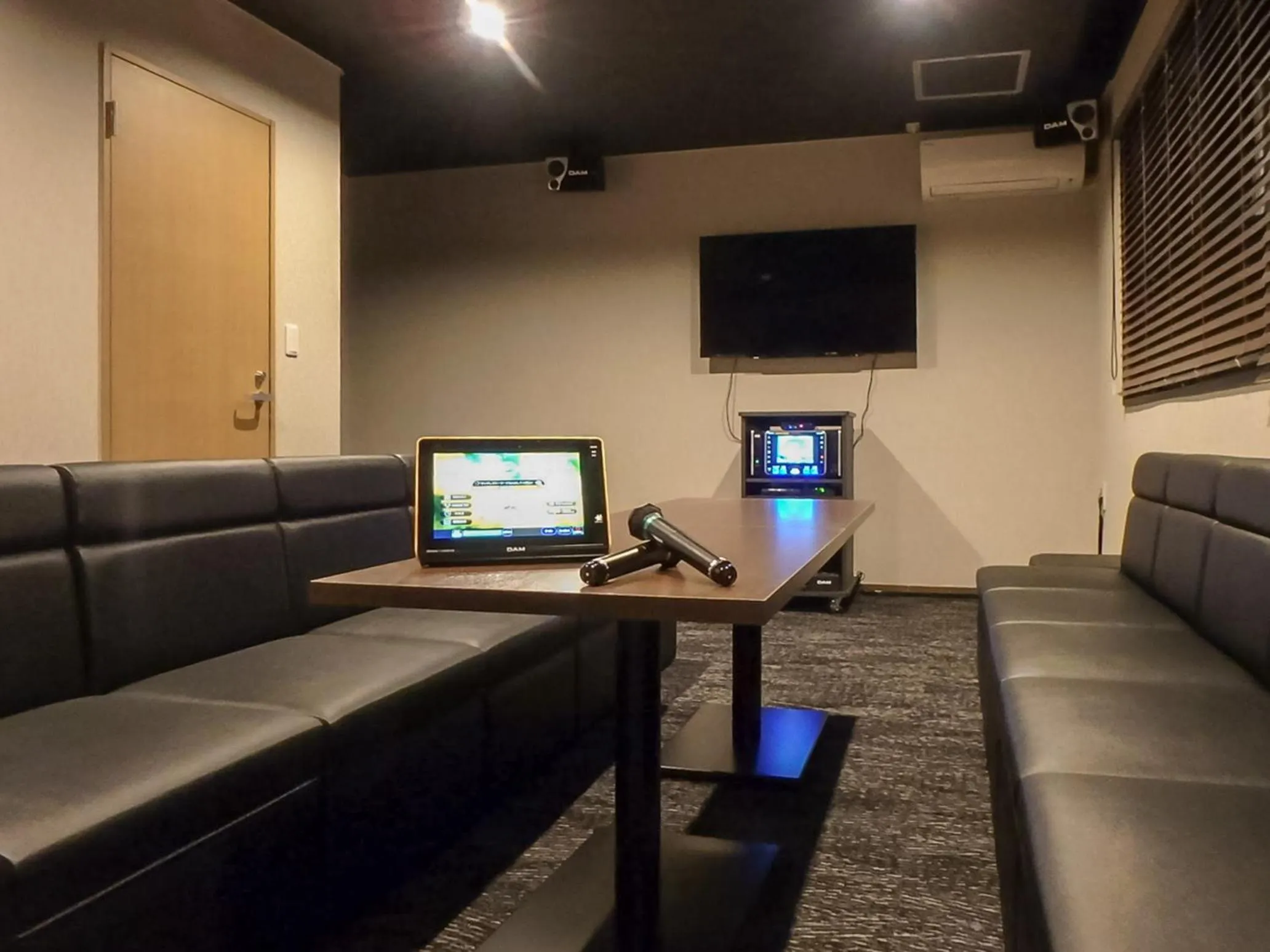 Karaoke in LiVEMAX RESORT Hakone Ashinoko