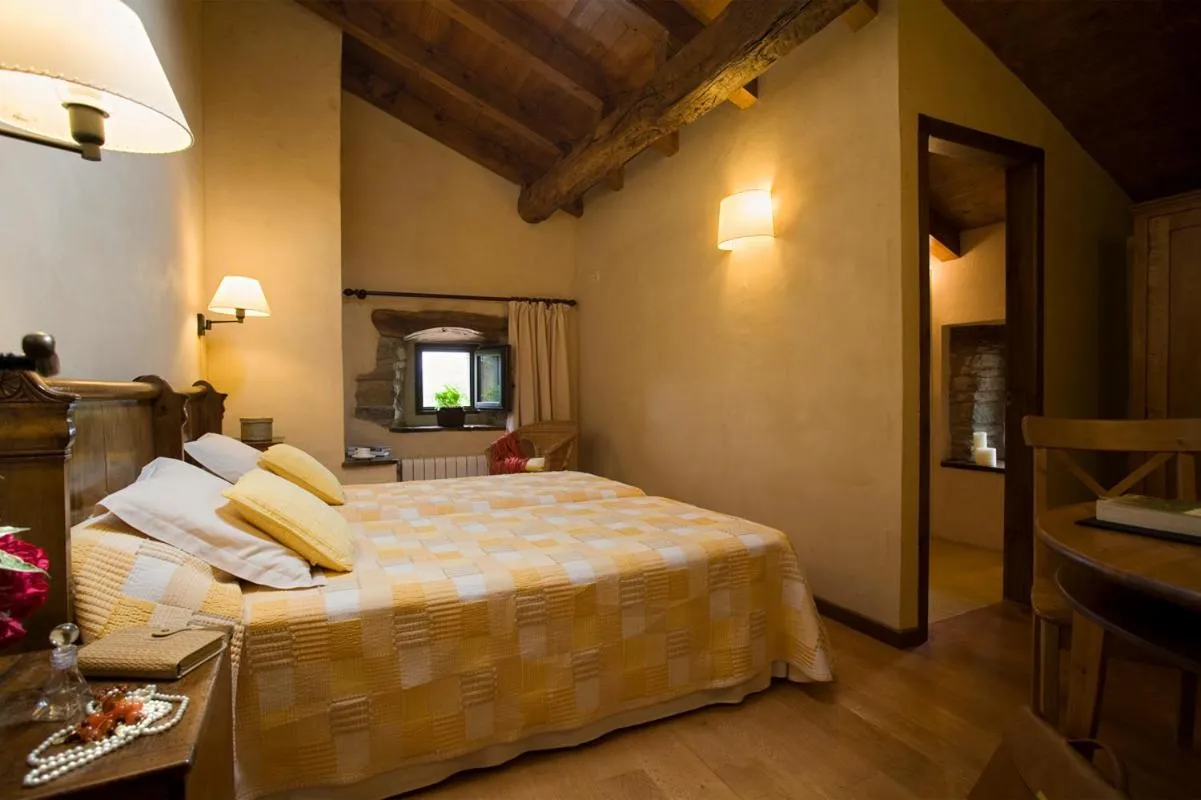 Photo of the whole room, Bed in Hotel Akerreta