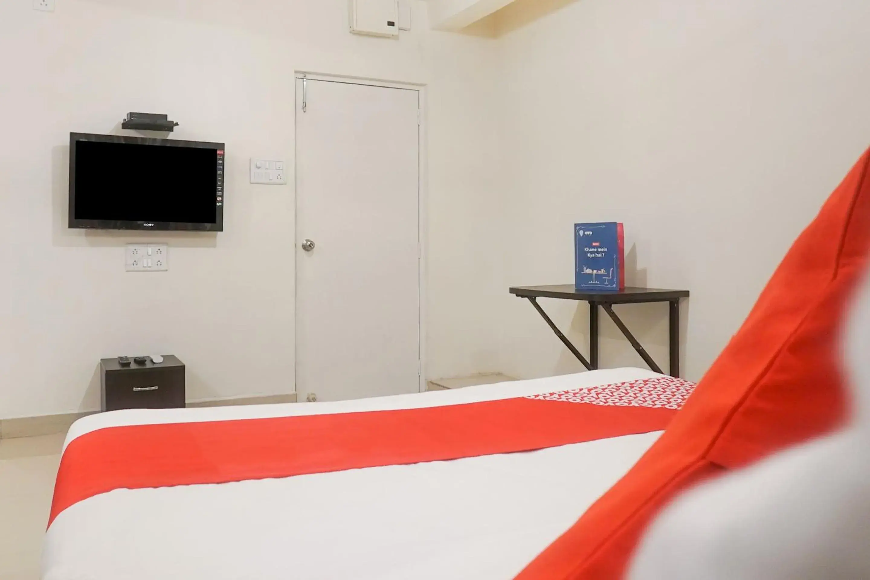 Bedroom, Bed in Super Hotel O River View Near Shaniwar Wada Bedroom, Bed in Super Hotel O River View Near Shaniwar Wada