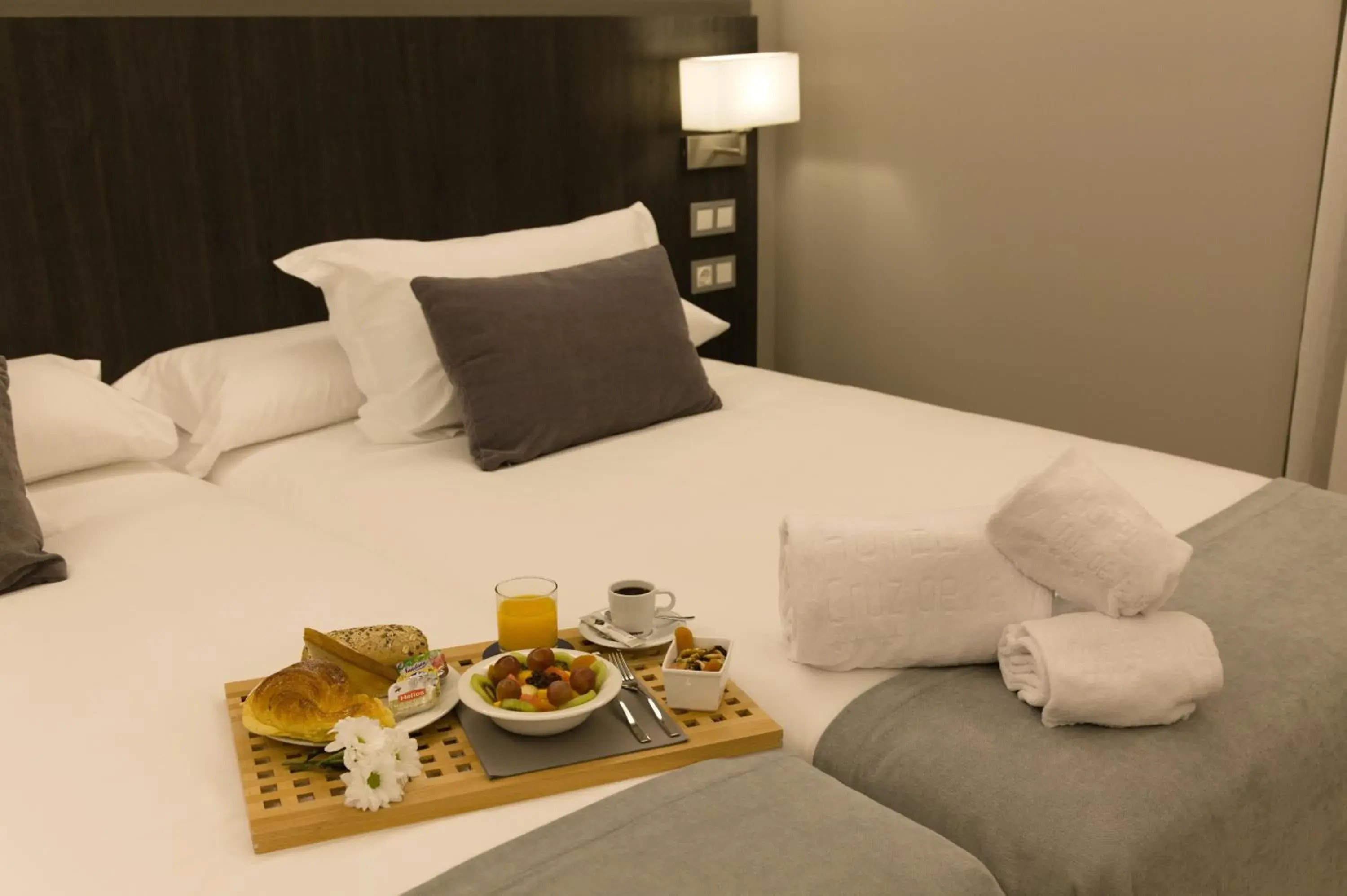 Superior Twin Room in Hotel Cruz de la Victoria Superior Twin Room in Hotel Cruz de la Victoria