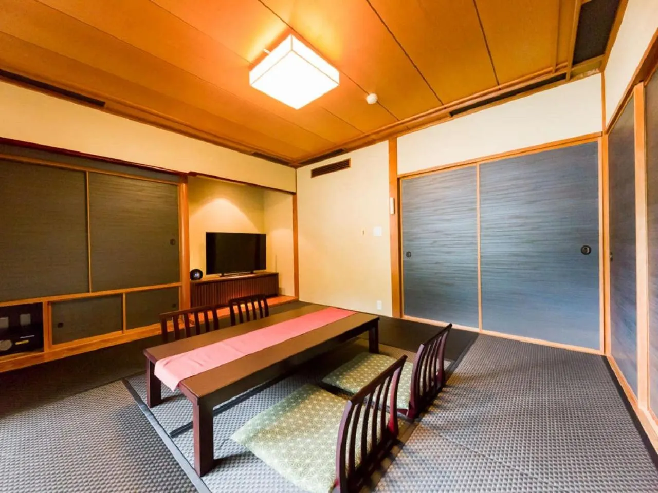 Photo of the whole room in LiVEMAX RESORT Kawaji