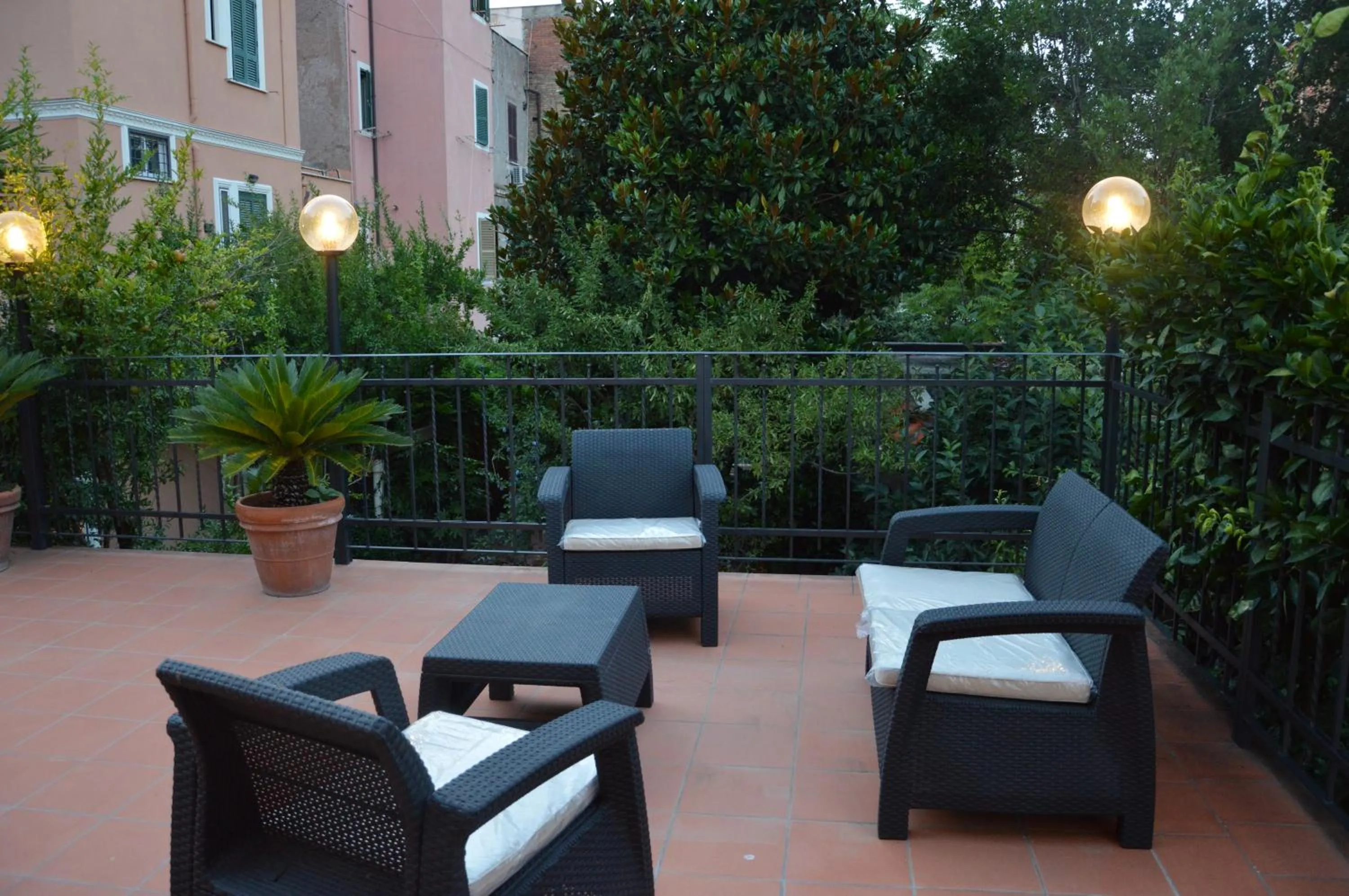 Balcony/Terrace in L'Oasi al Pigneto - Guest house