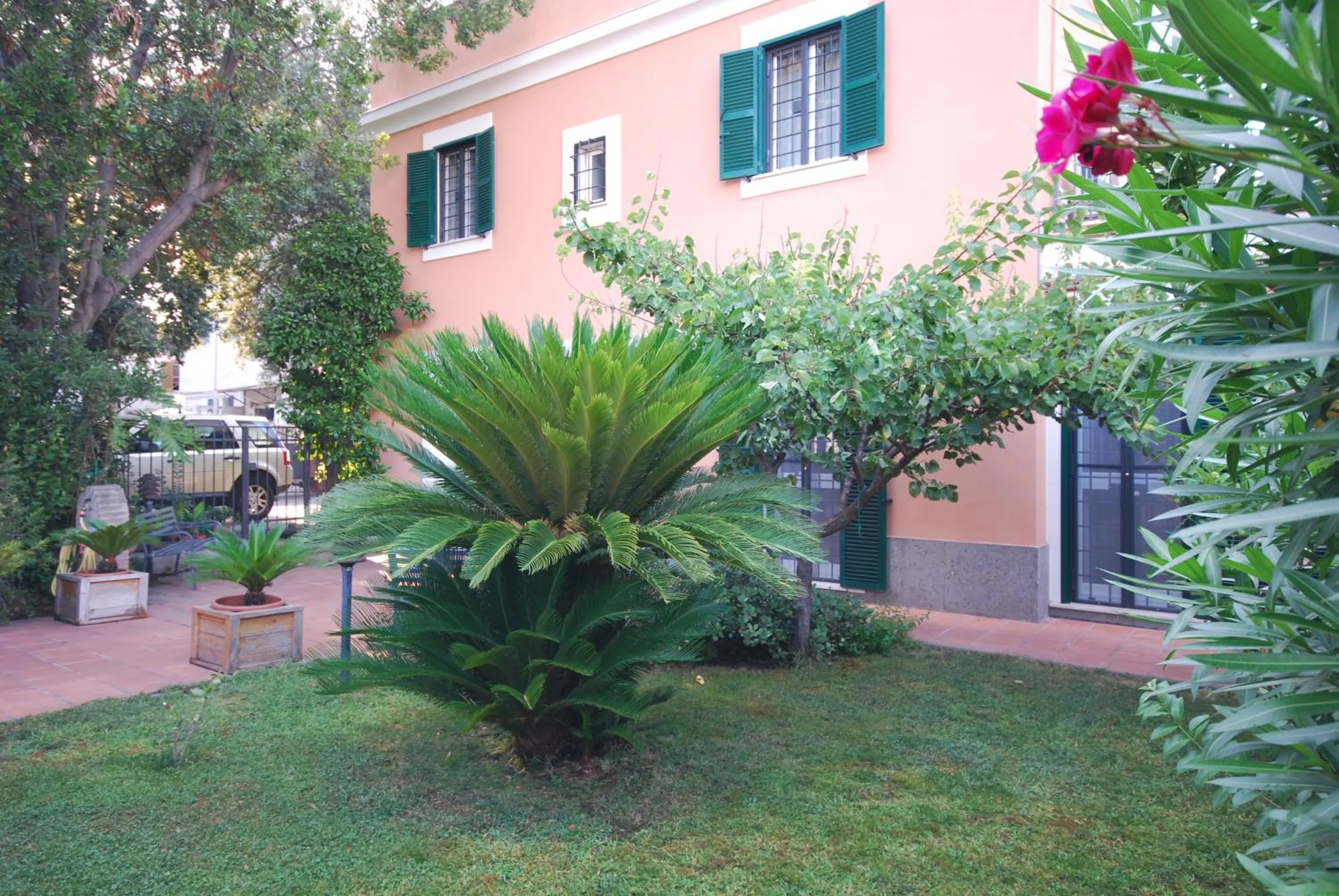 Facade/entrance in L'Oasi al Pigneto - Guest house