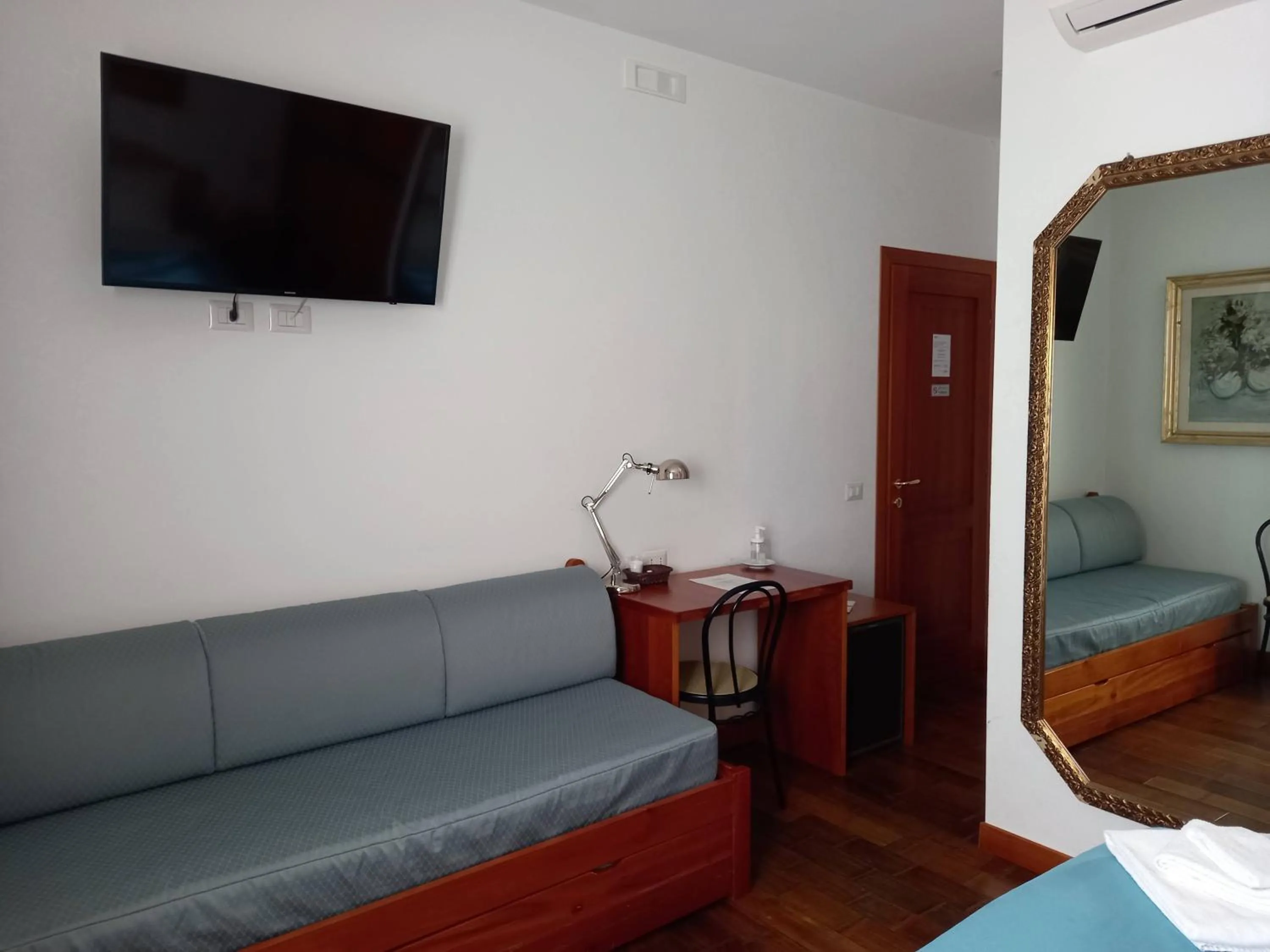Bedroom in L'Oasi al Pigneto - Guest house