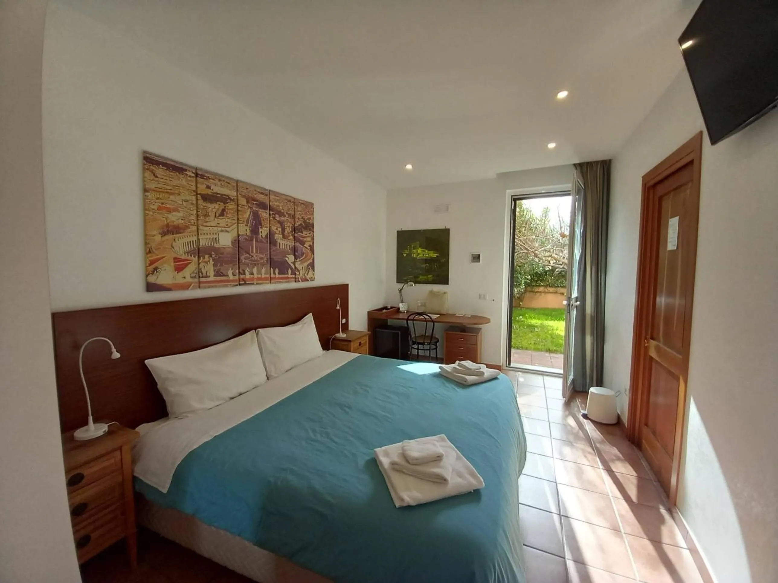 Bedroom, Bed in L'Oasi al Pigneto - Guest house