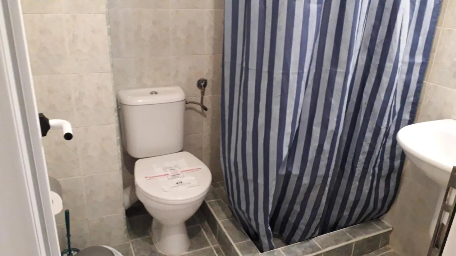 Bathroom in Hotel Lozite