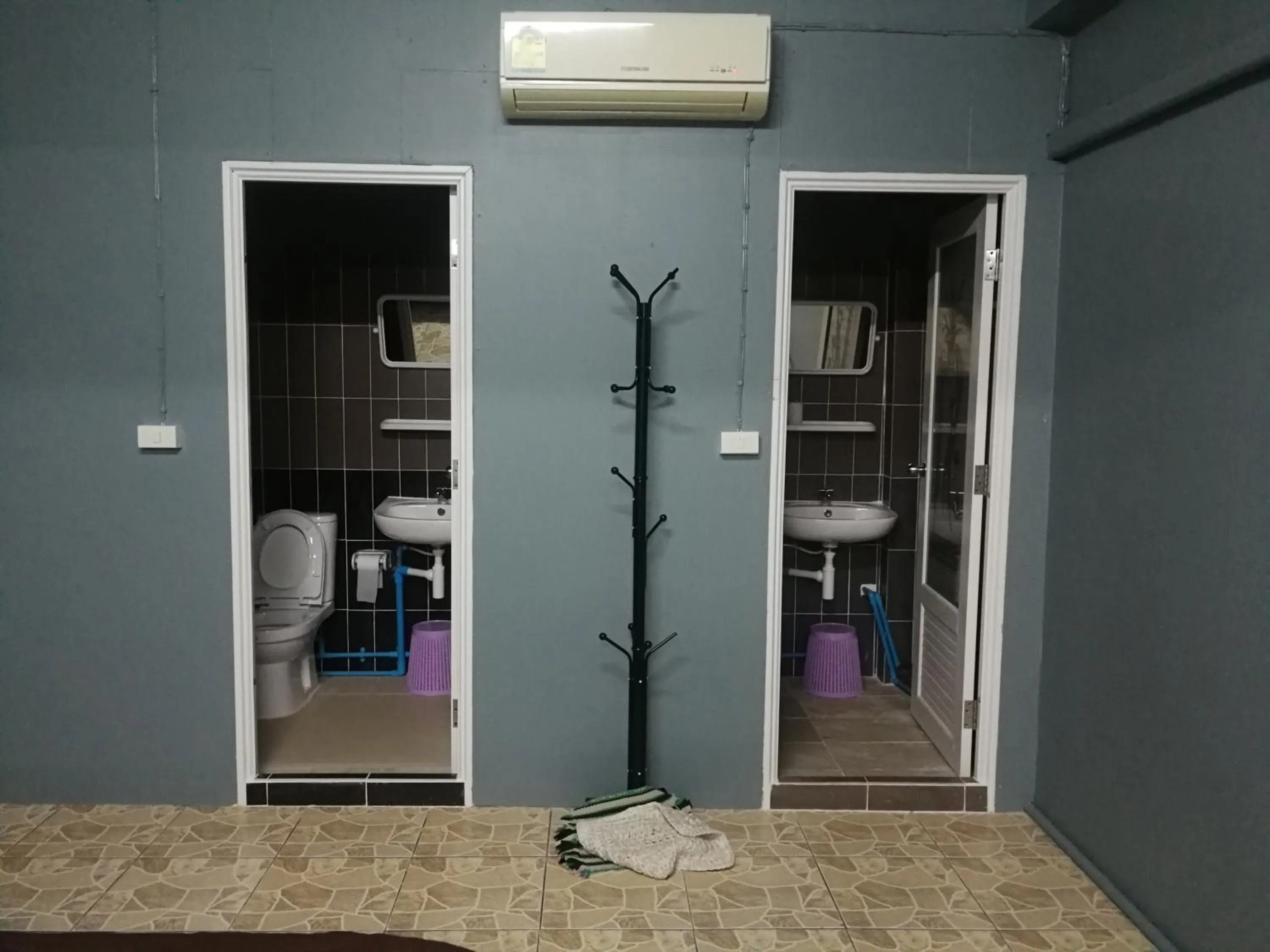 Bathroom in E2S Place