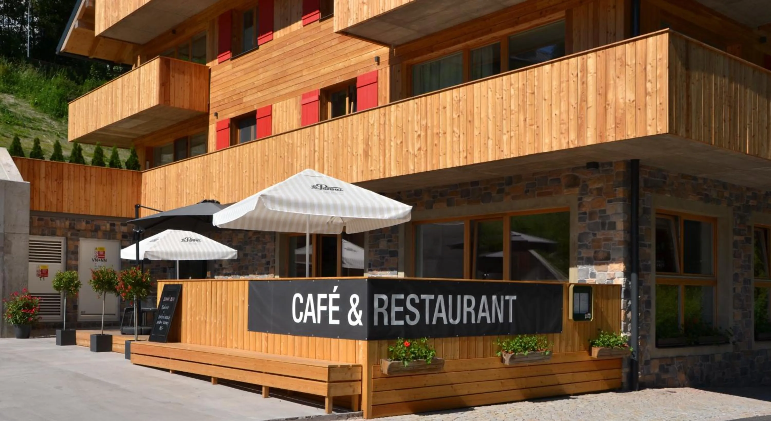 Restaurant/places to eat in Residence Post