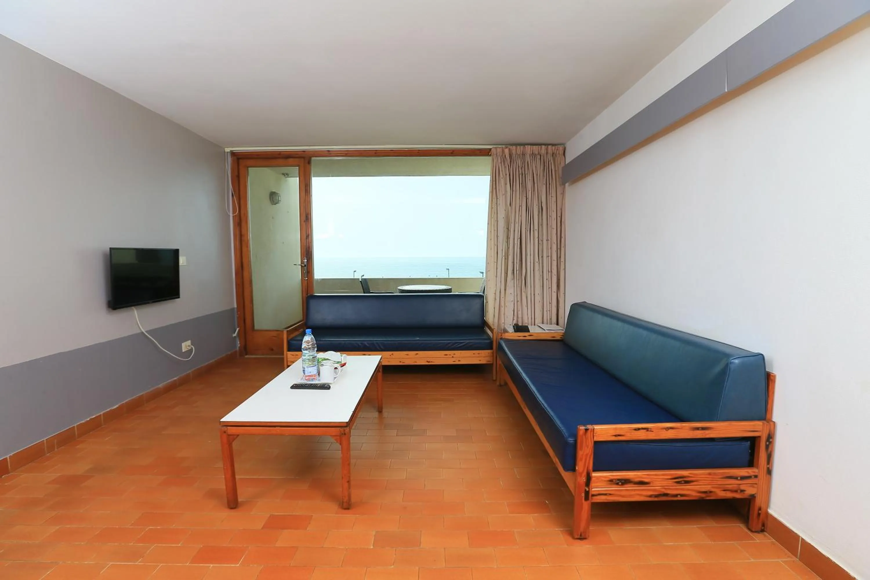 Library, Bed in Cimer SafraMarine Beach Resort