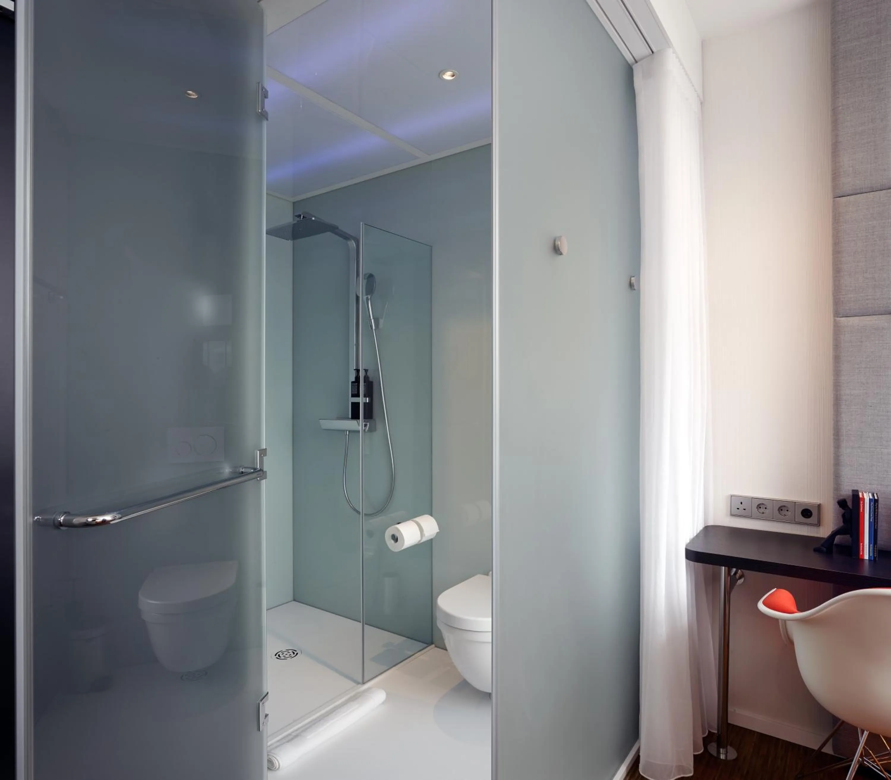 Single Room in citizenM Amstel Amsterdam