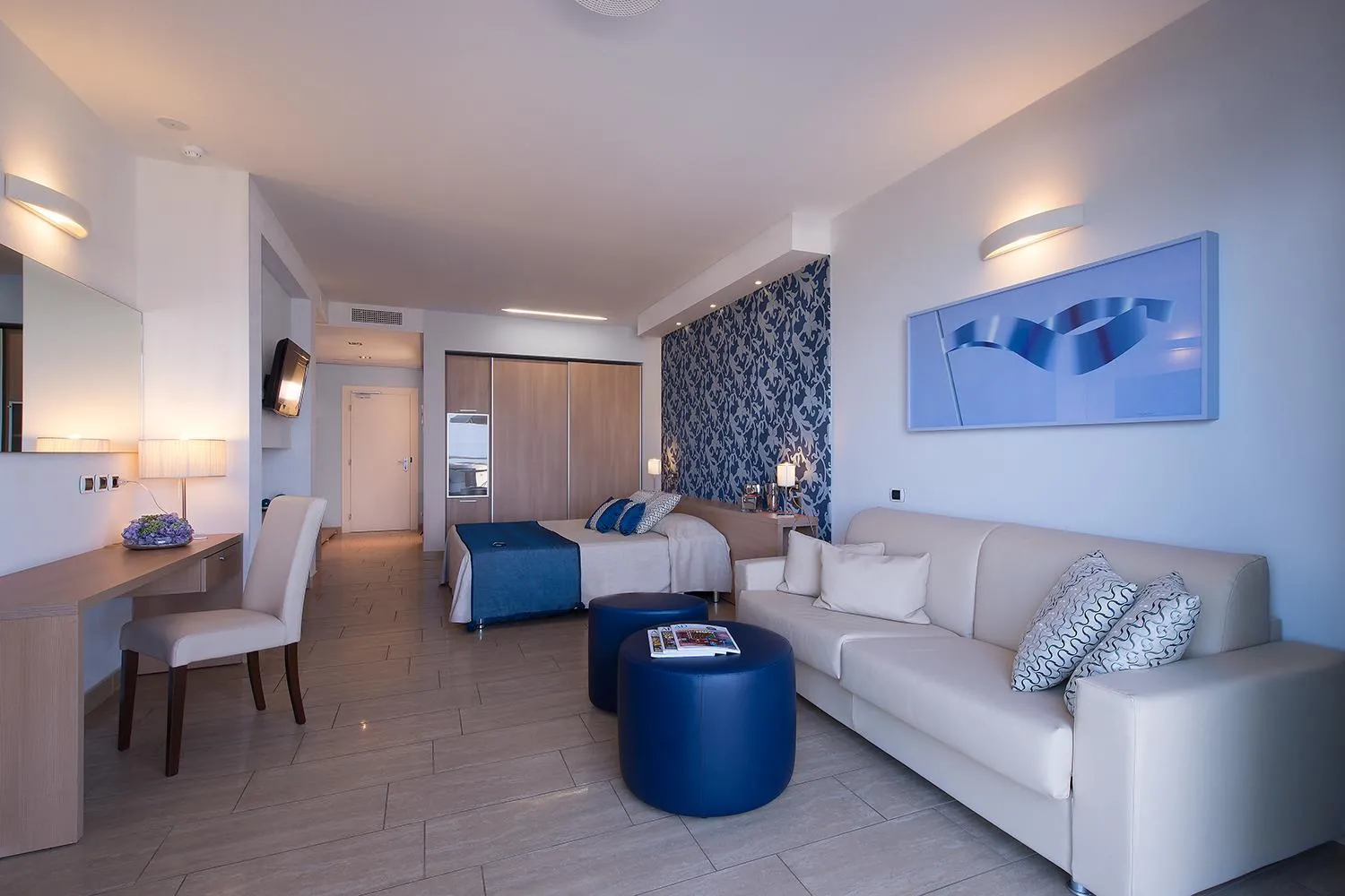 TV and multimedia in Hotel I Ginepri