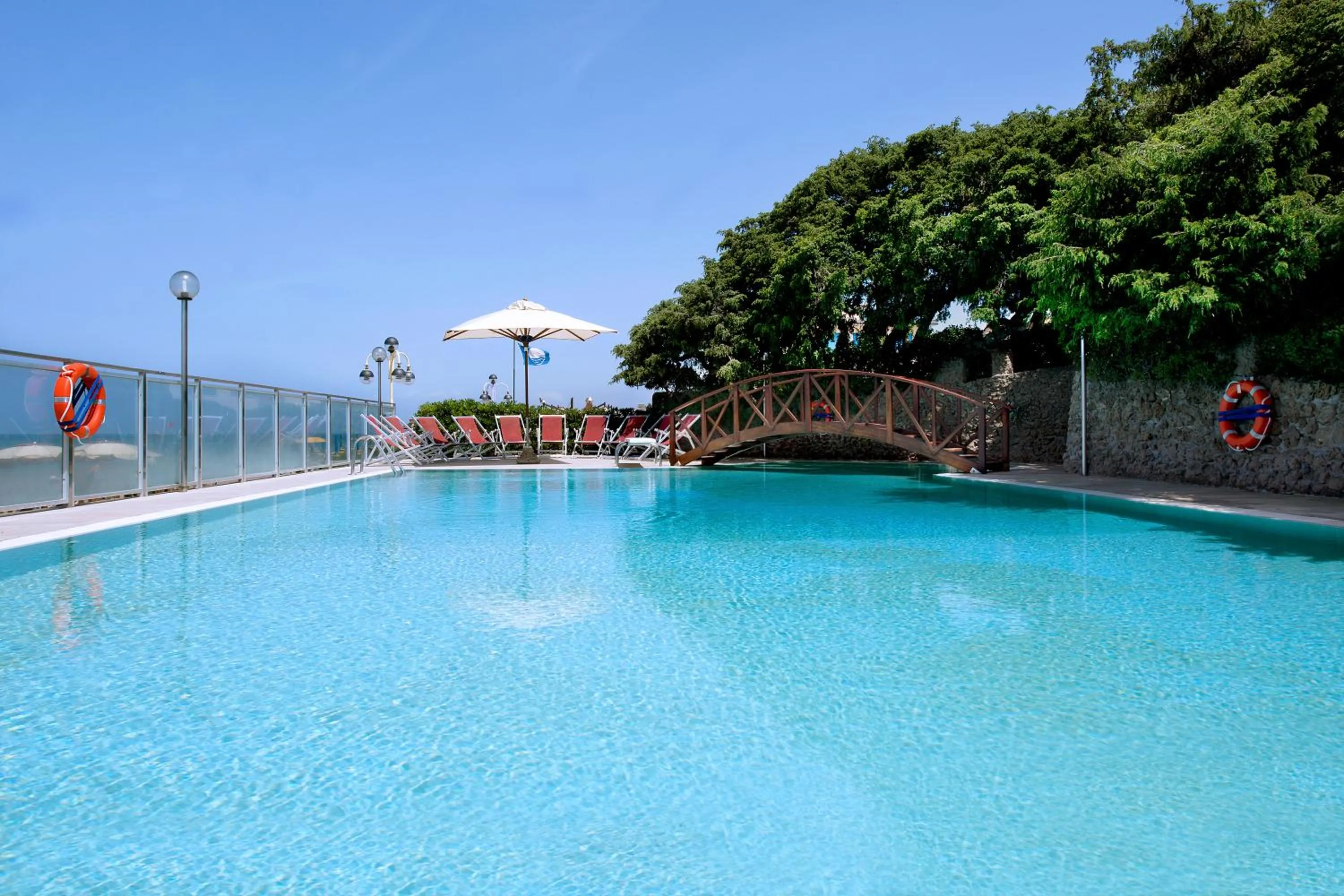 Pool view in Hotel I Ginepri