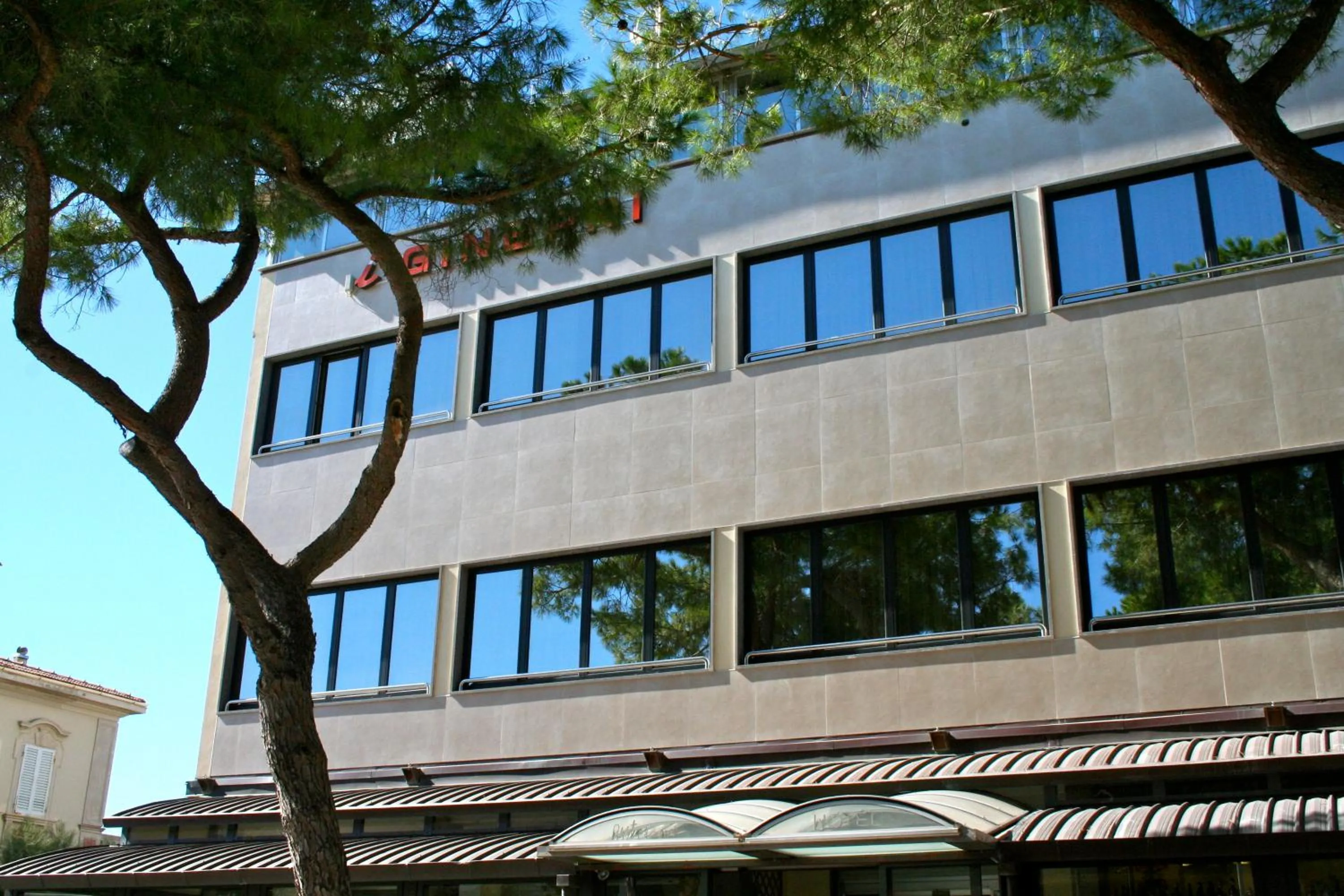 Facade/entrance in Hotel I Ginepri