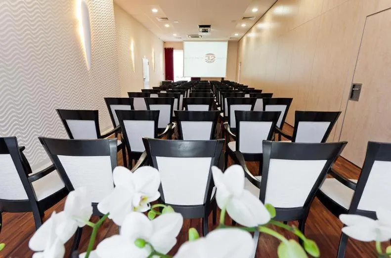 Meeting/conference room in Restauracja 32 Motel