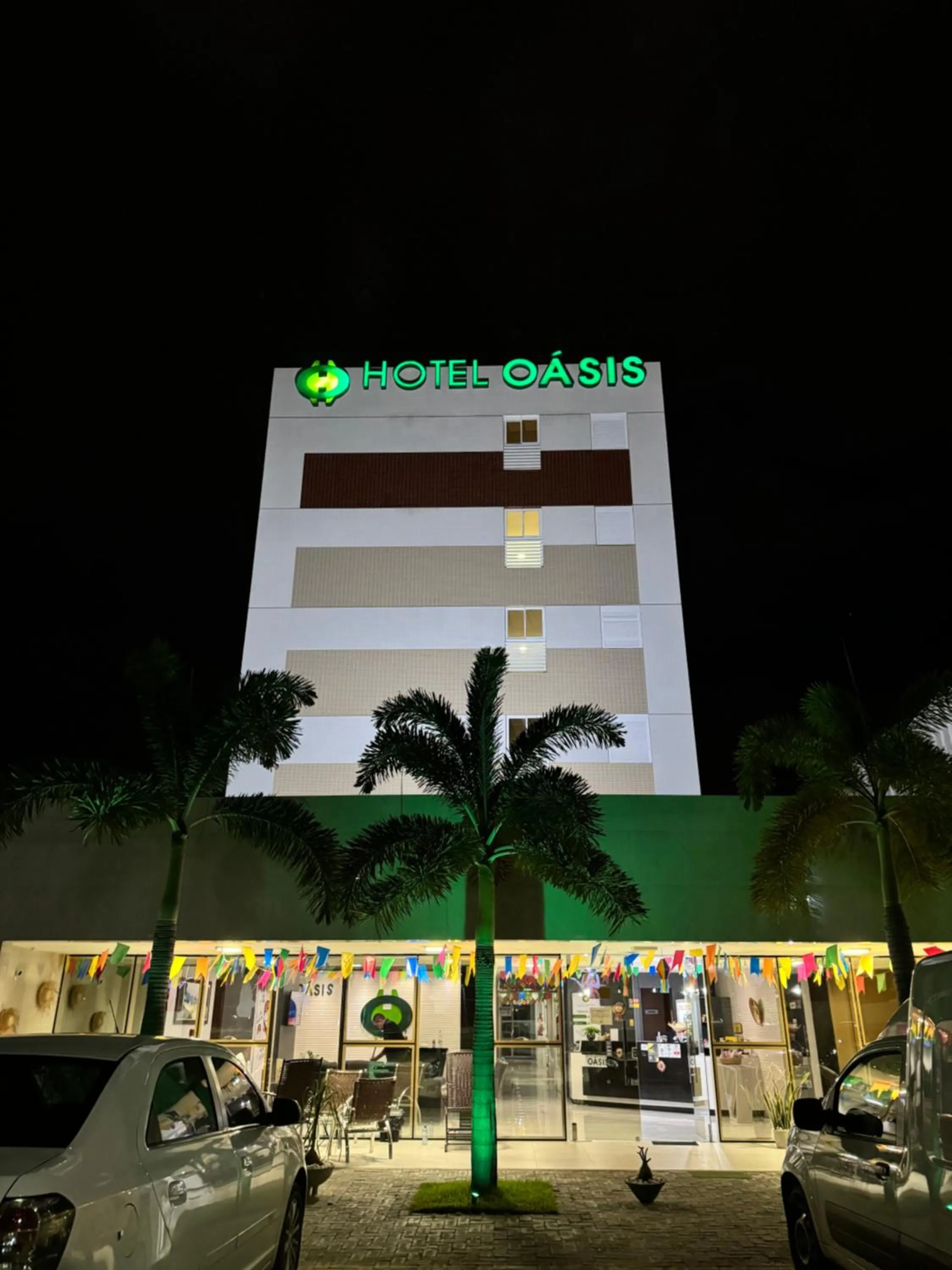 Property building in Hotel Oásis de Patos