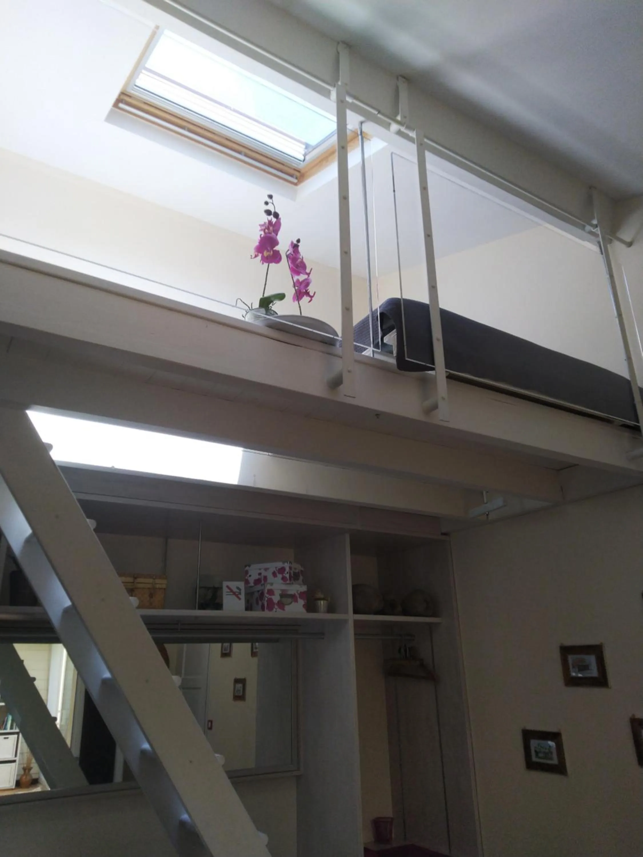 Bed in L'ISLE DE FRANCE