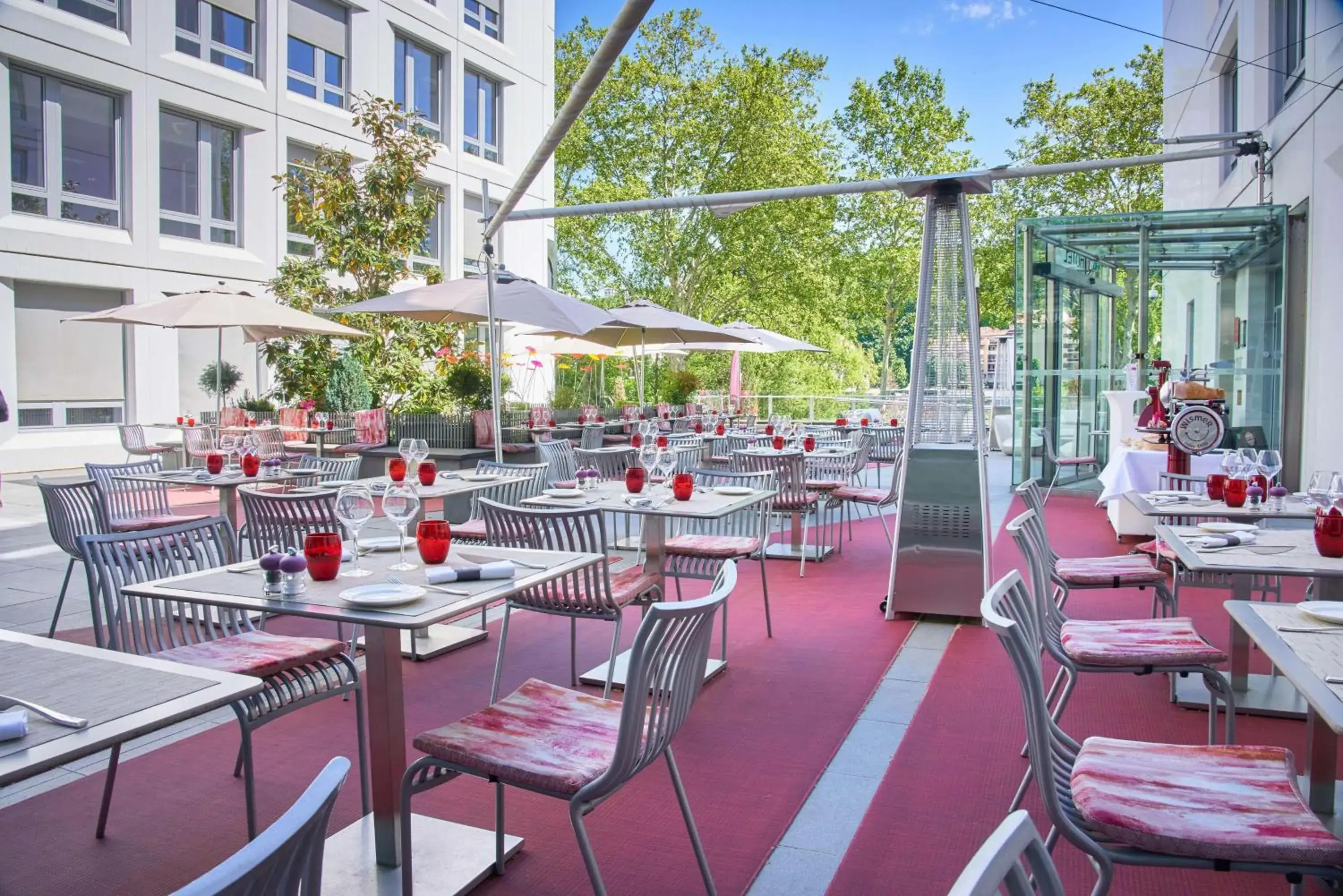 Restaurant/places to eat in Spark by Hilton Lyon Ouest Restaurant/places to eat in Spark by Hilton Lyon Ouest