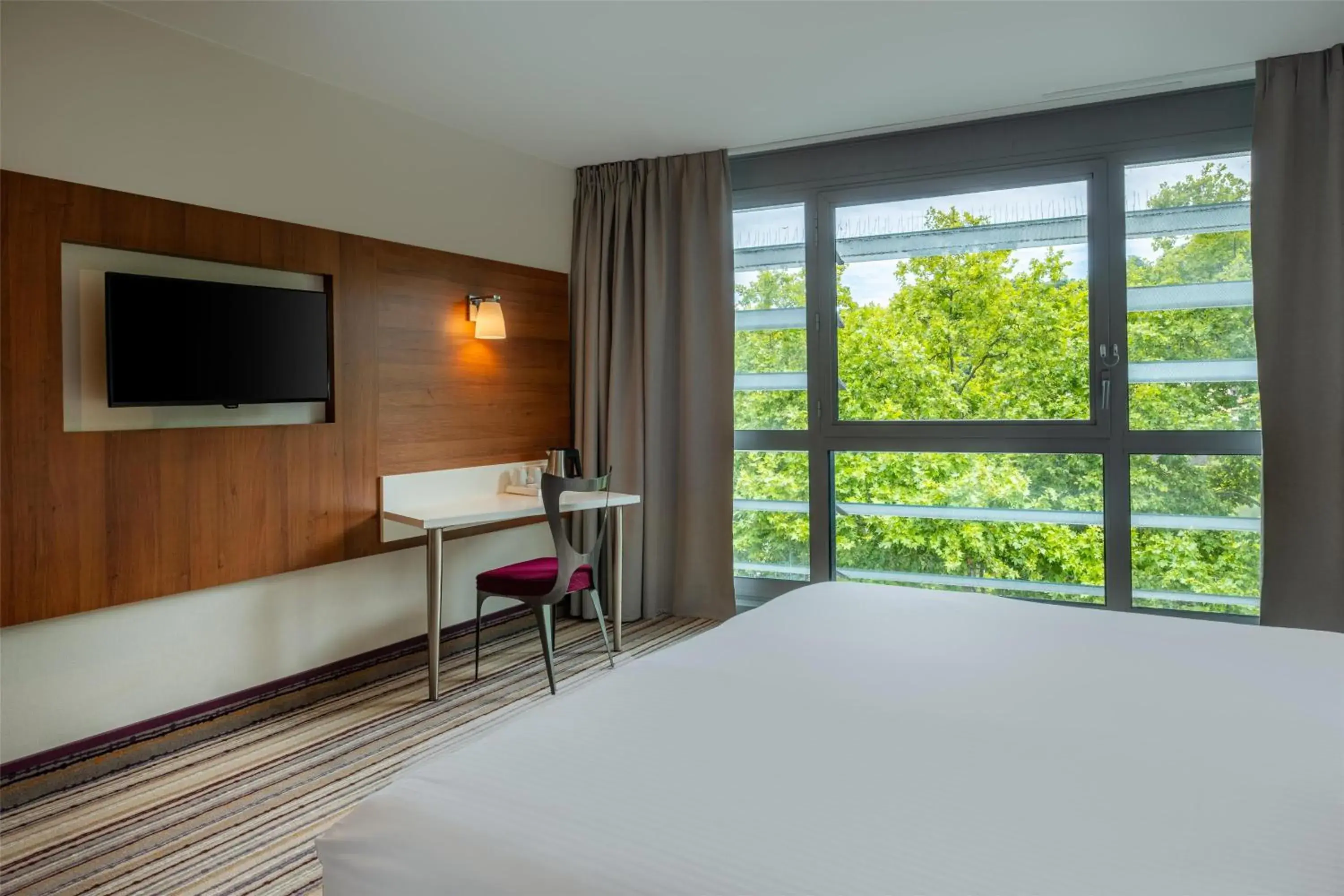 Bed in Spark by Hilton Lyon Ouest Bed in Spark by Hilton Lyon Ouest