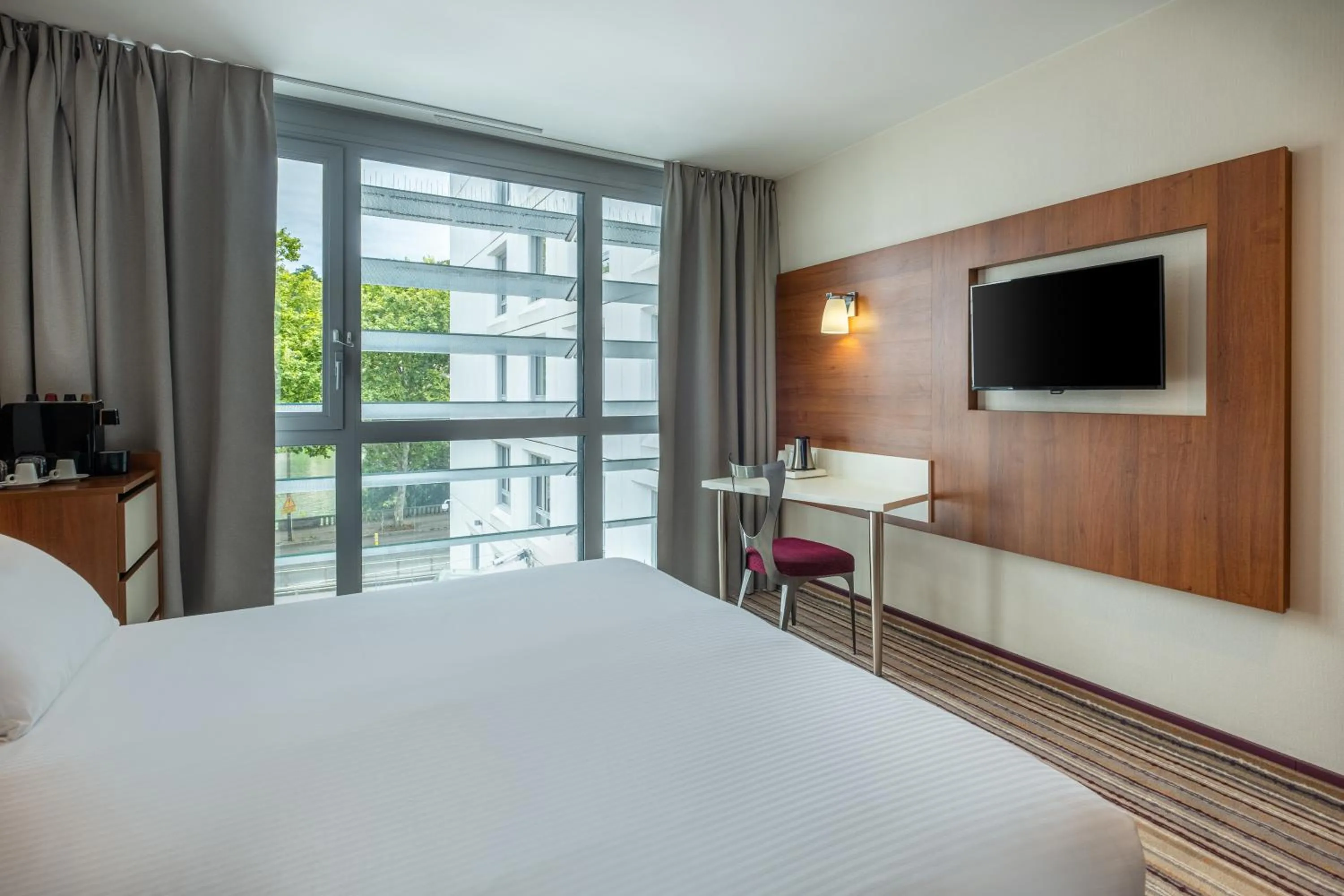 Bed in Spark by Hilton Lyon Ouest