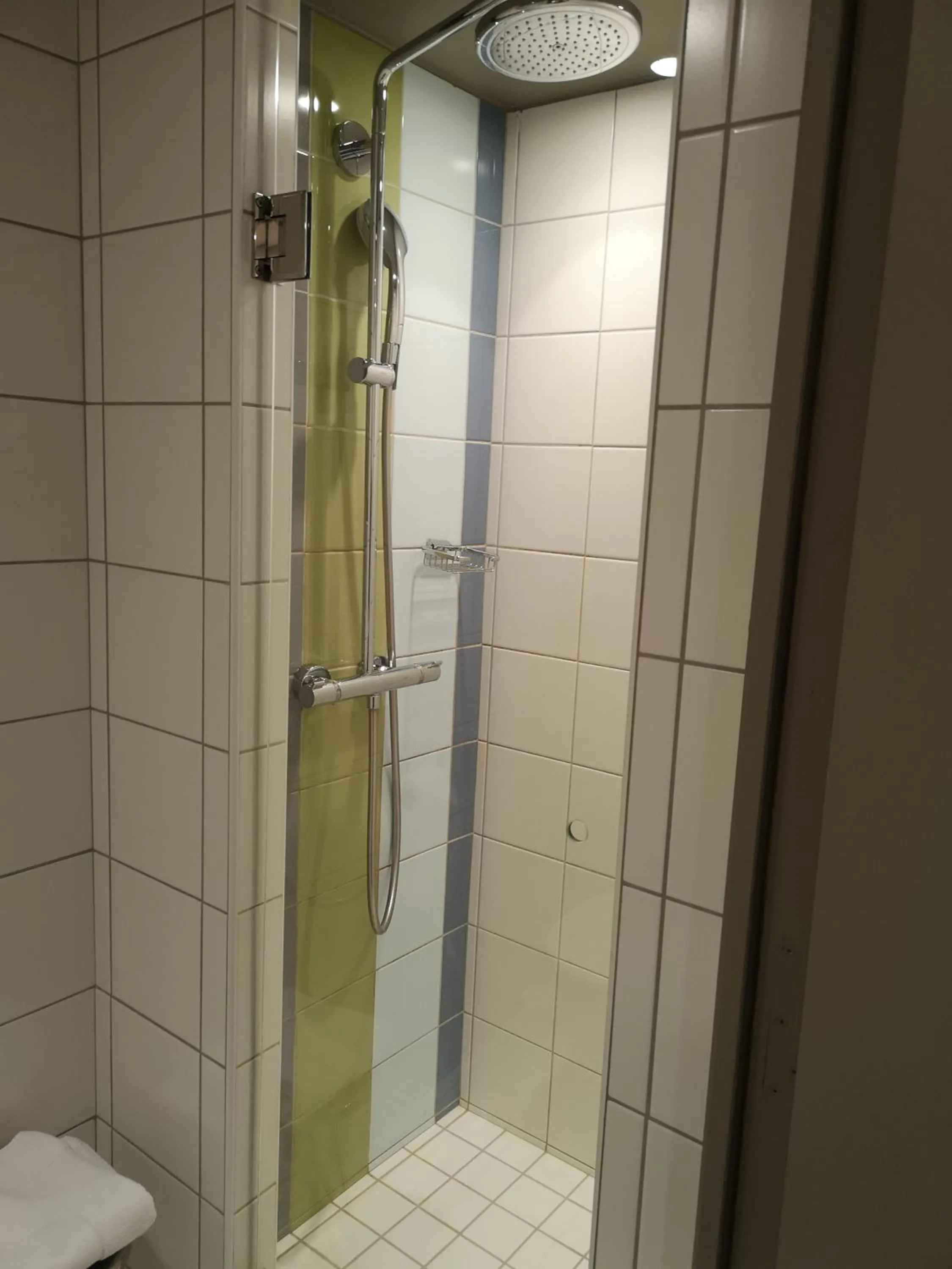 Bathroom in Hotel le Cinq Hyper - Centre