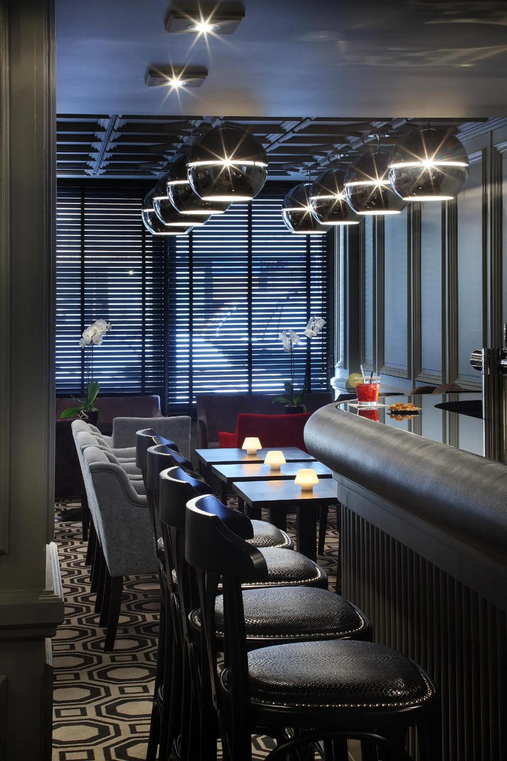 Lounge or bar in Hotel le Cinq Hyper - Centre