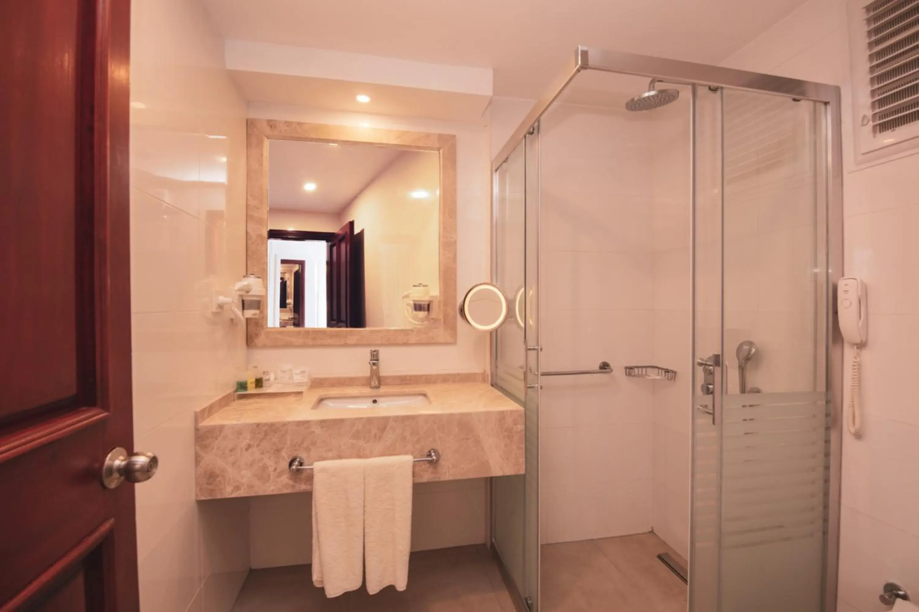 Standard Double or Twin Room in Alize Hotel Oludeniz - All Inclusive Standard Double or Twin Room in Alize Hotel Oludeniz - All Inclusive